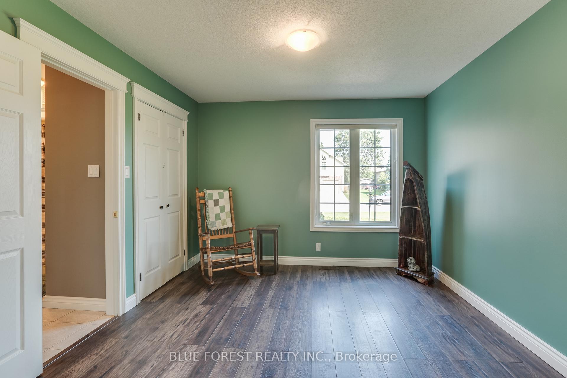 Photo 6 of 1 Meadowbrook Lane, Thames Centre, Thorndale — HOMEH