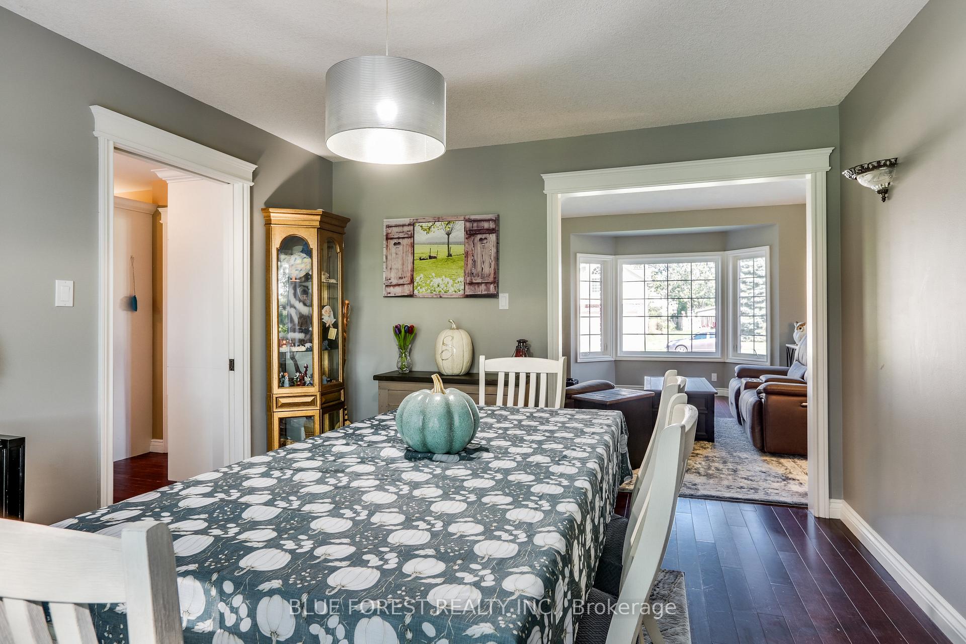 Photo 13 of 1 Meadowbrook Lane, Thames Centre, Thorndale — HOMEH