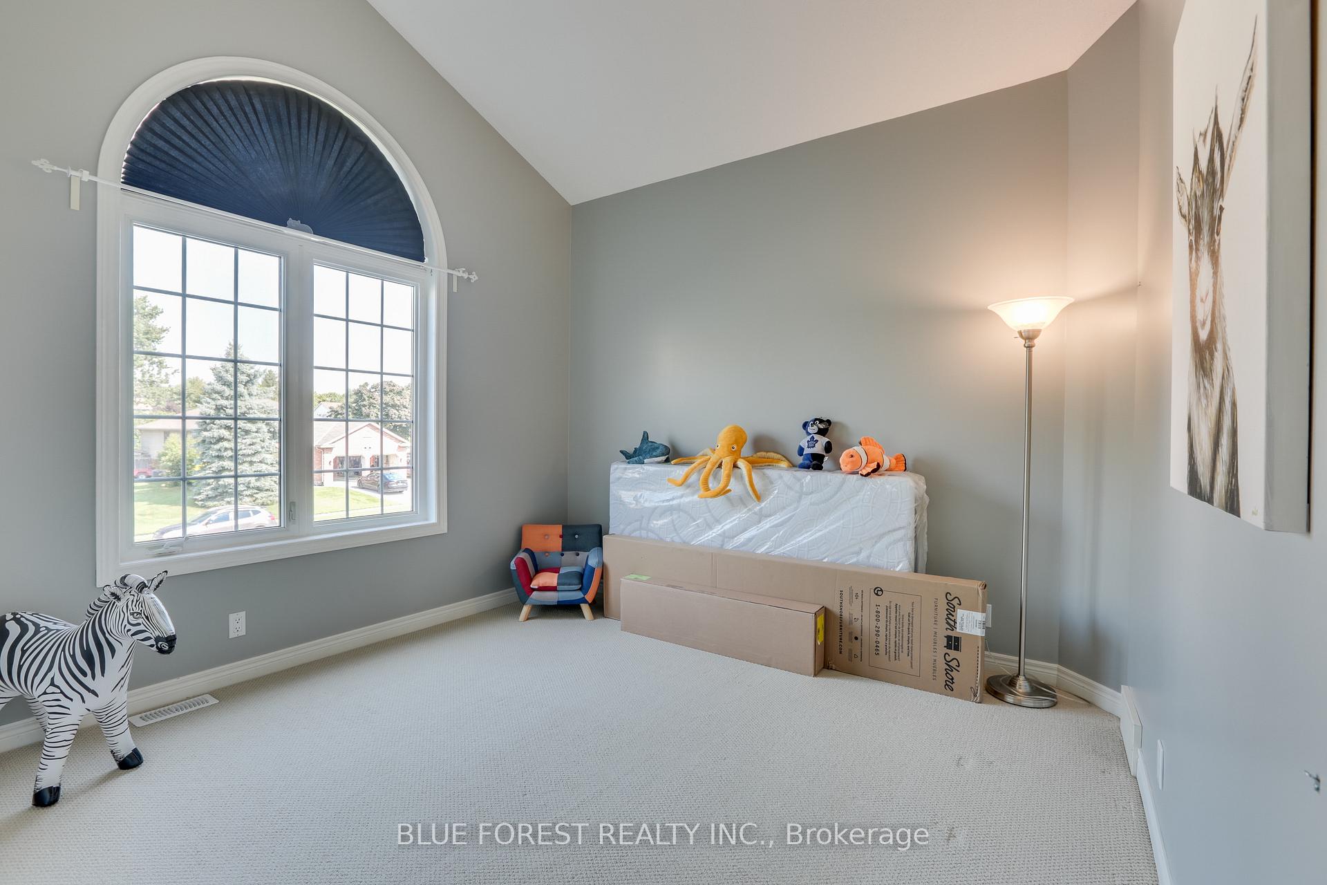 Photo 16 of 1 Meadowbrook Lane, Thames Centre, Thorndale — HOMEH