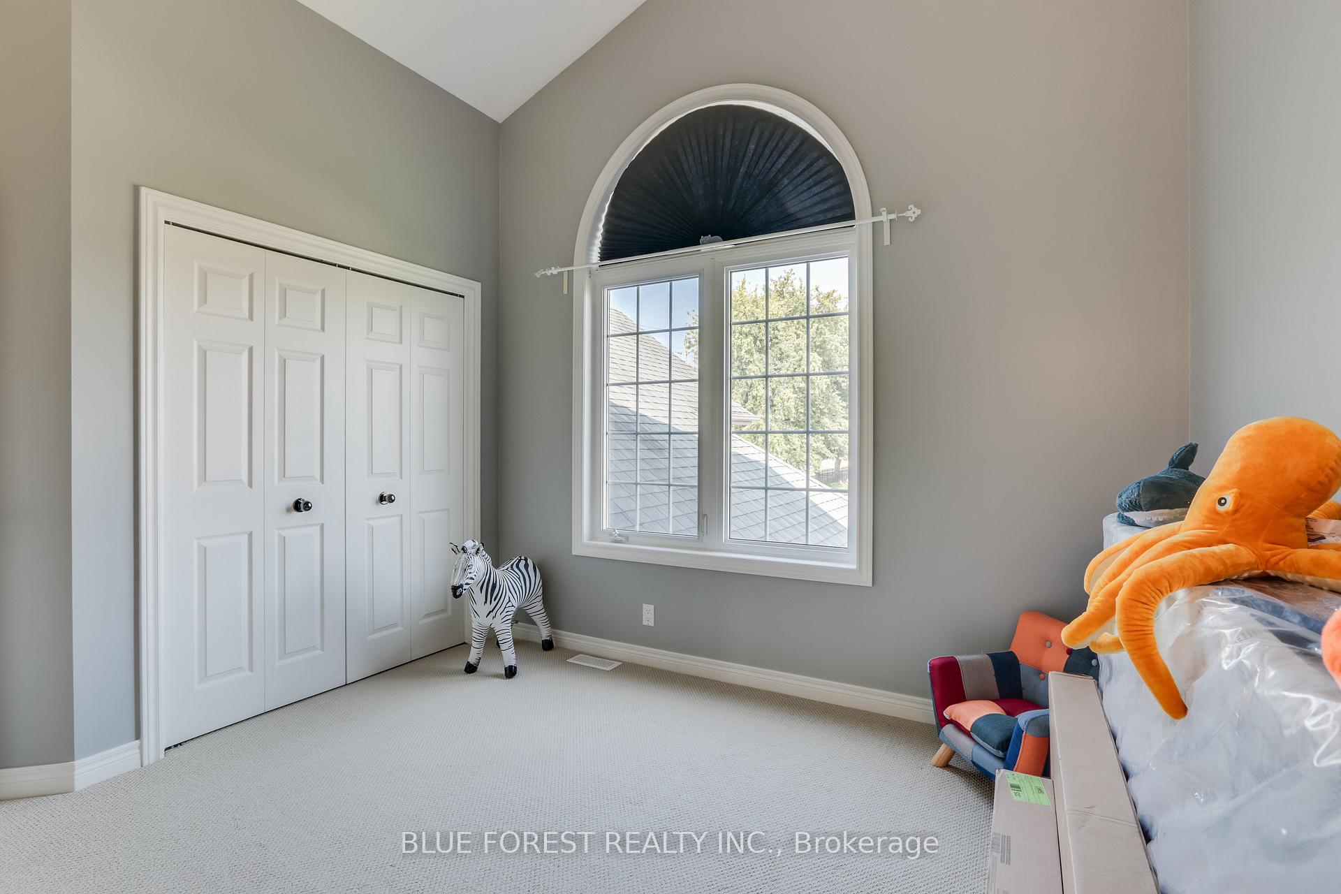 Photo 17 of 1 Meadowbrook Lane, Thames Centre, Thorndale — HOMEH