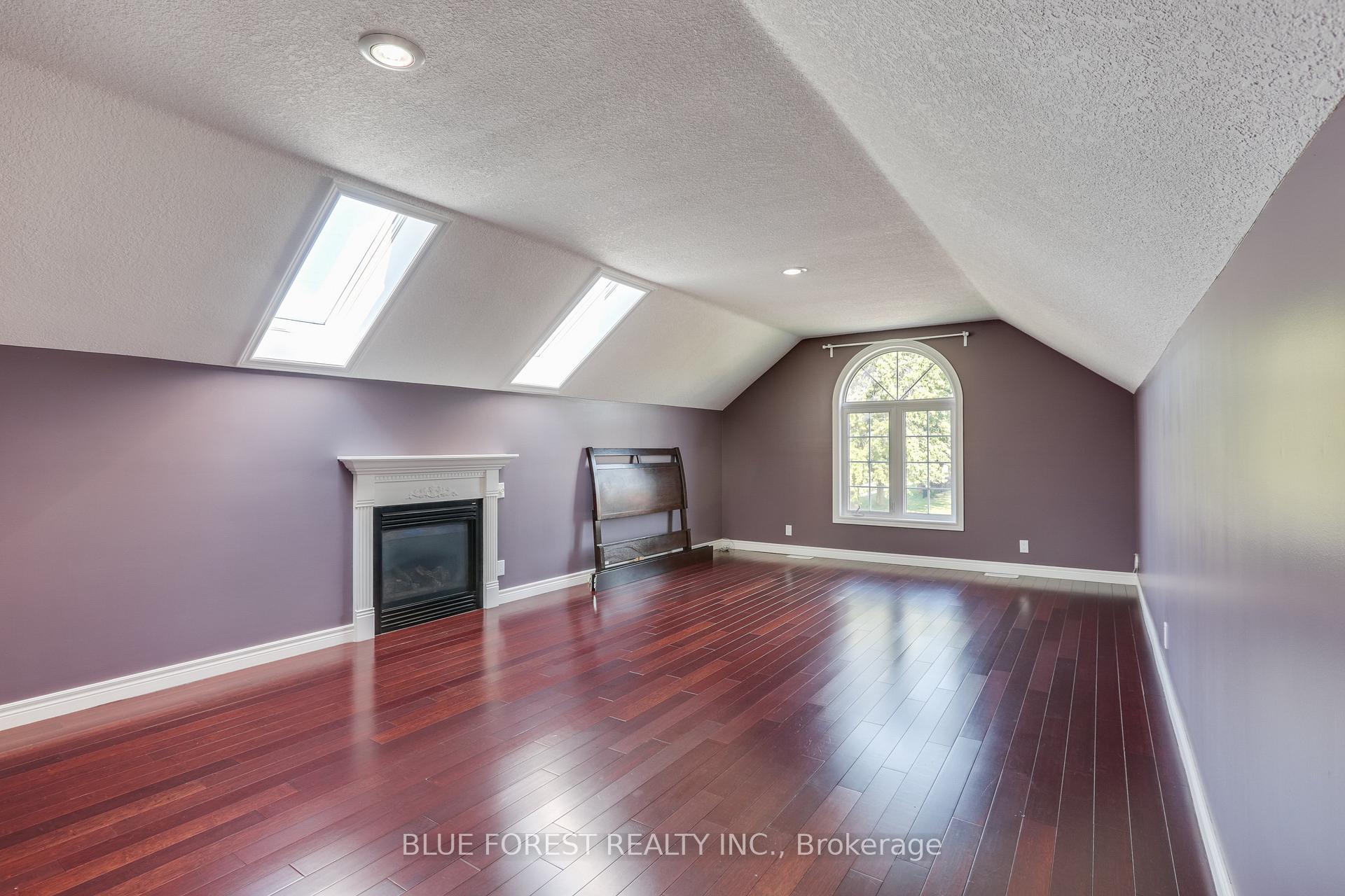 Photo 18 of 1 Meadowbrook Lane, Thames Centre, Thorndale — HOMEH