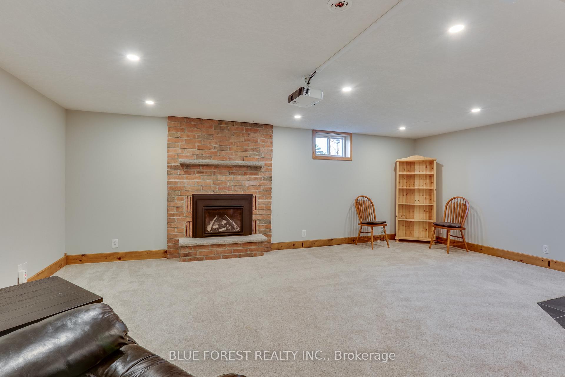 Photo 24 of 1 Meadowbrook Lane, Thames Centre, Thorndale — HOMEH