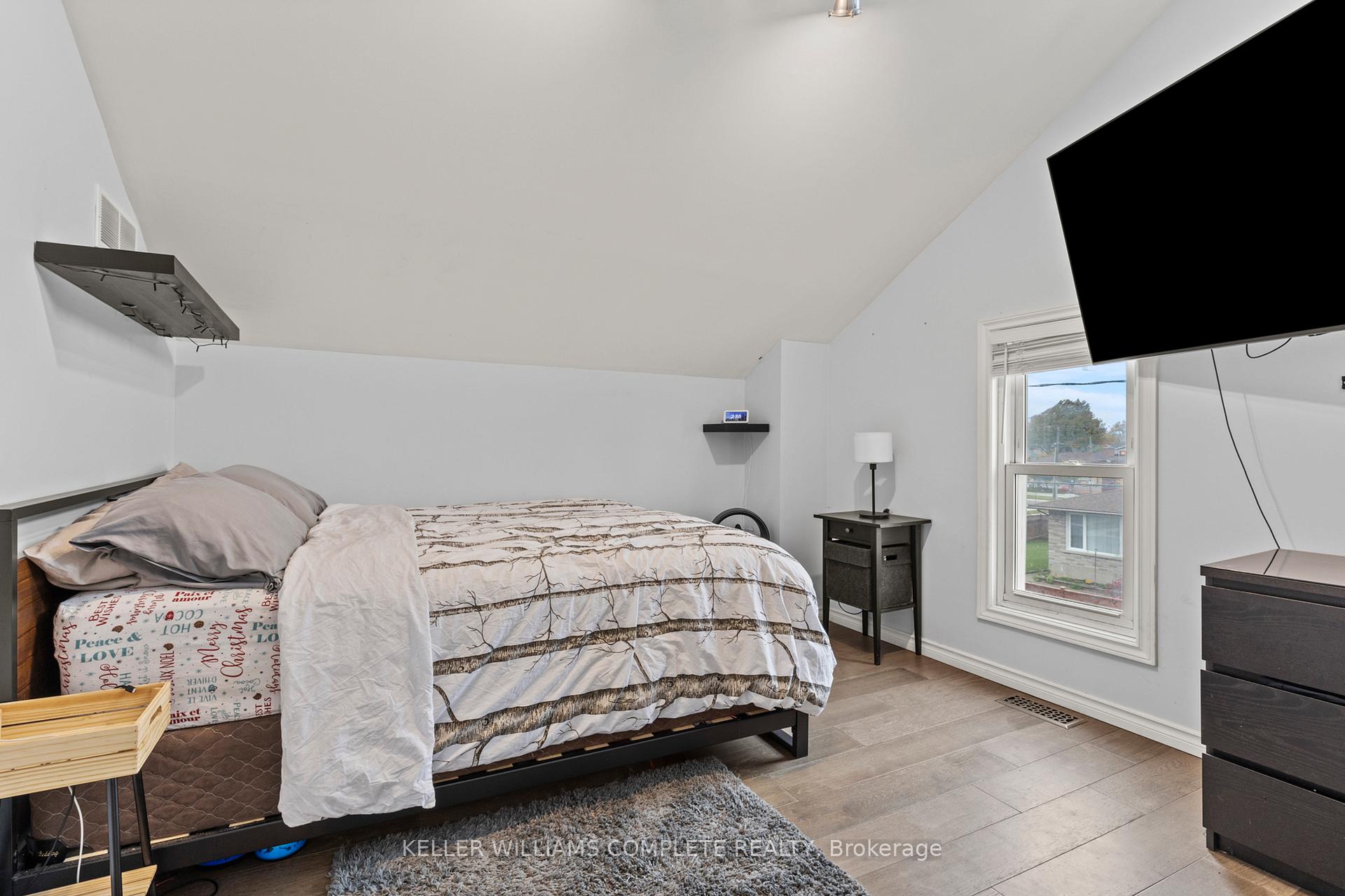 Photo 25 of 55 Albert Street W, Thorold, Thorold Downtown — HOMEH