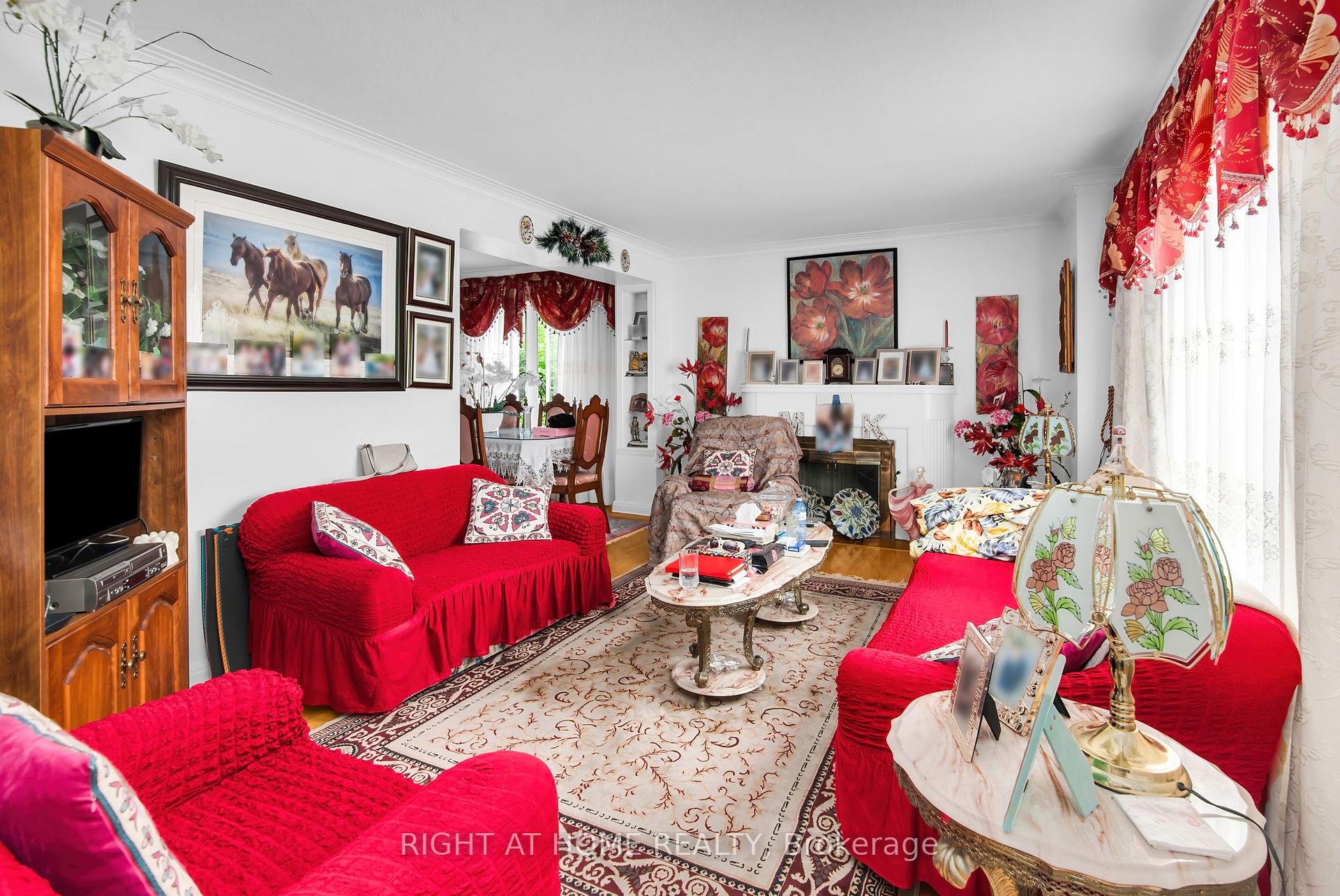 Photo 9 of 344 Linsmore Crescent, Toronto, East York — HOMEH