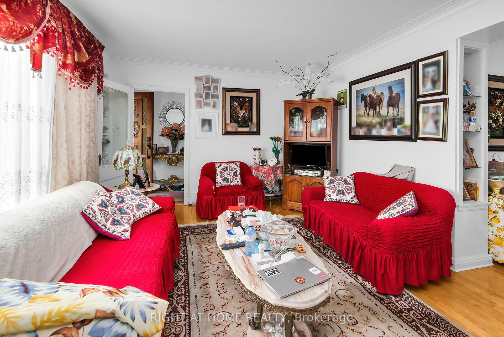 Photo 10 of 344 Linsmore Crescent, Toronto, East York — HOMEH
