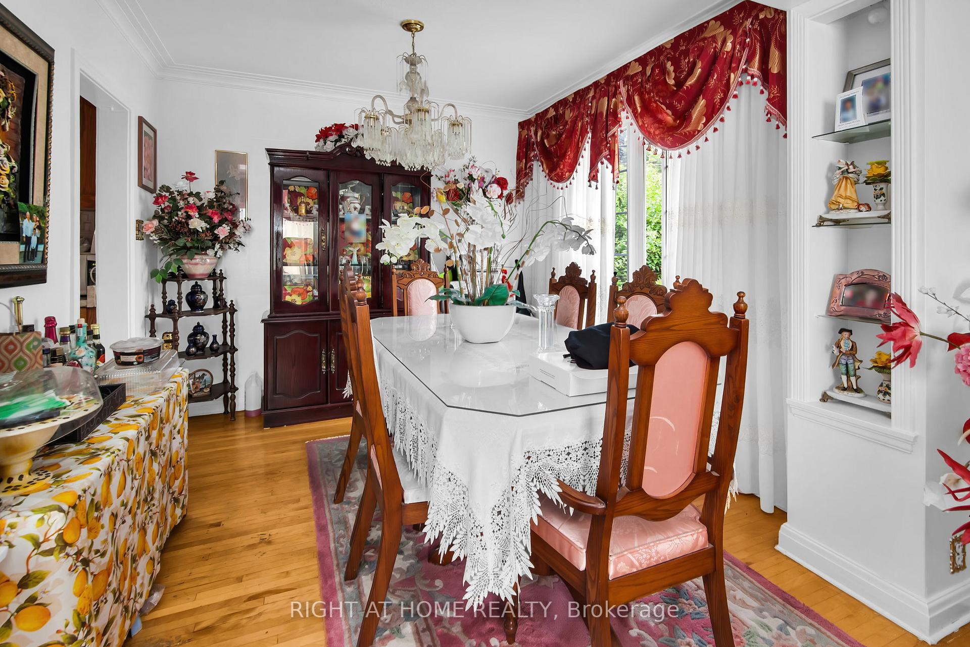 Photo 11 of 344 Linsmore Crescent, Toronto, East York — HOMEH