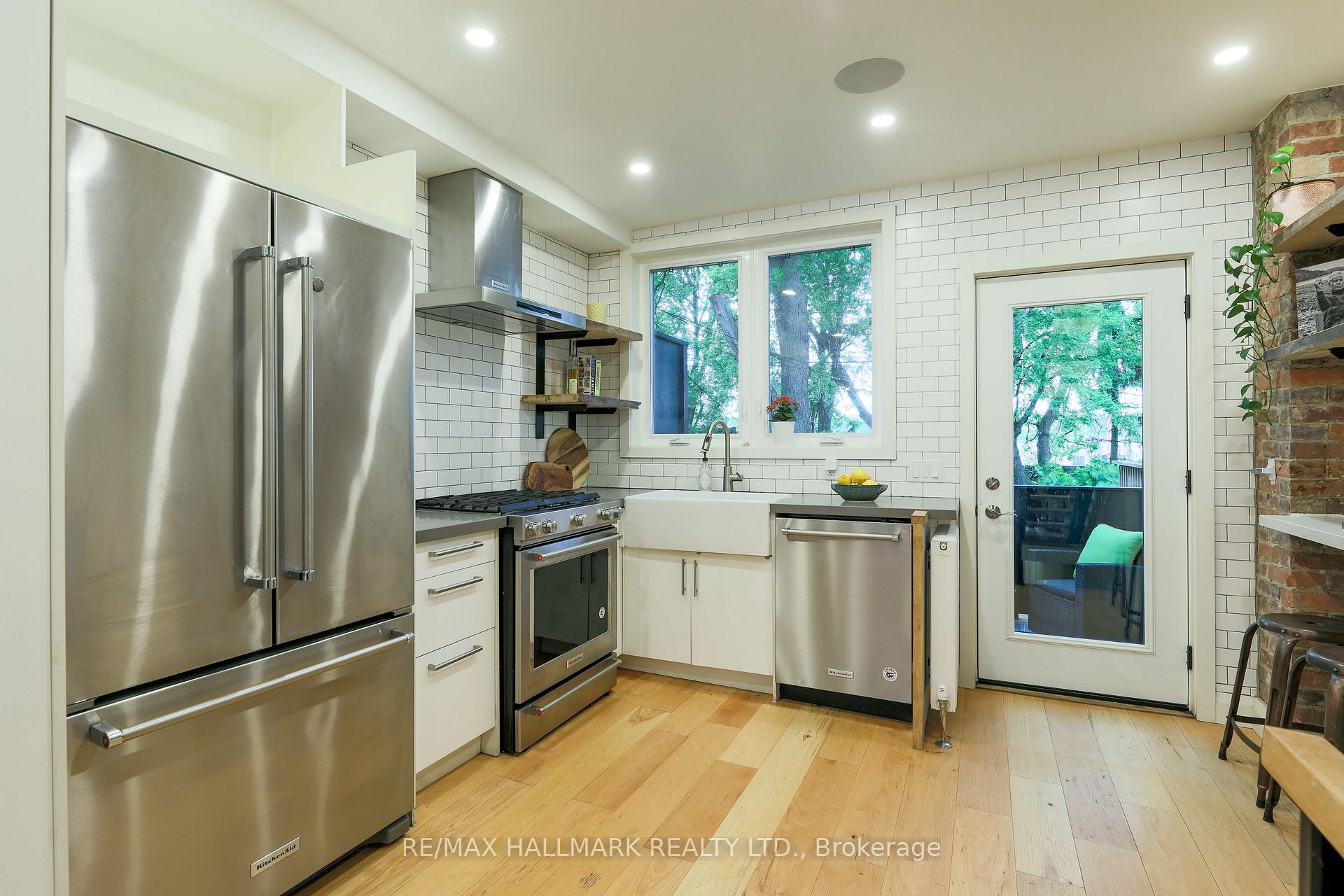 Photo 13 of 39 Seymour Avenue, Toronto, Blake-Jones — HOMEH
