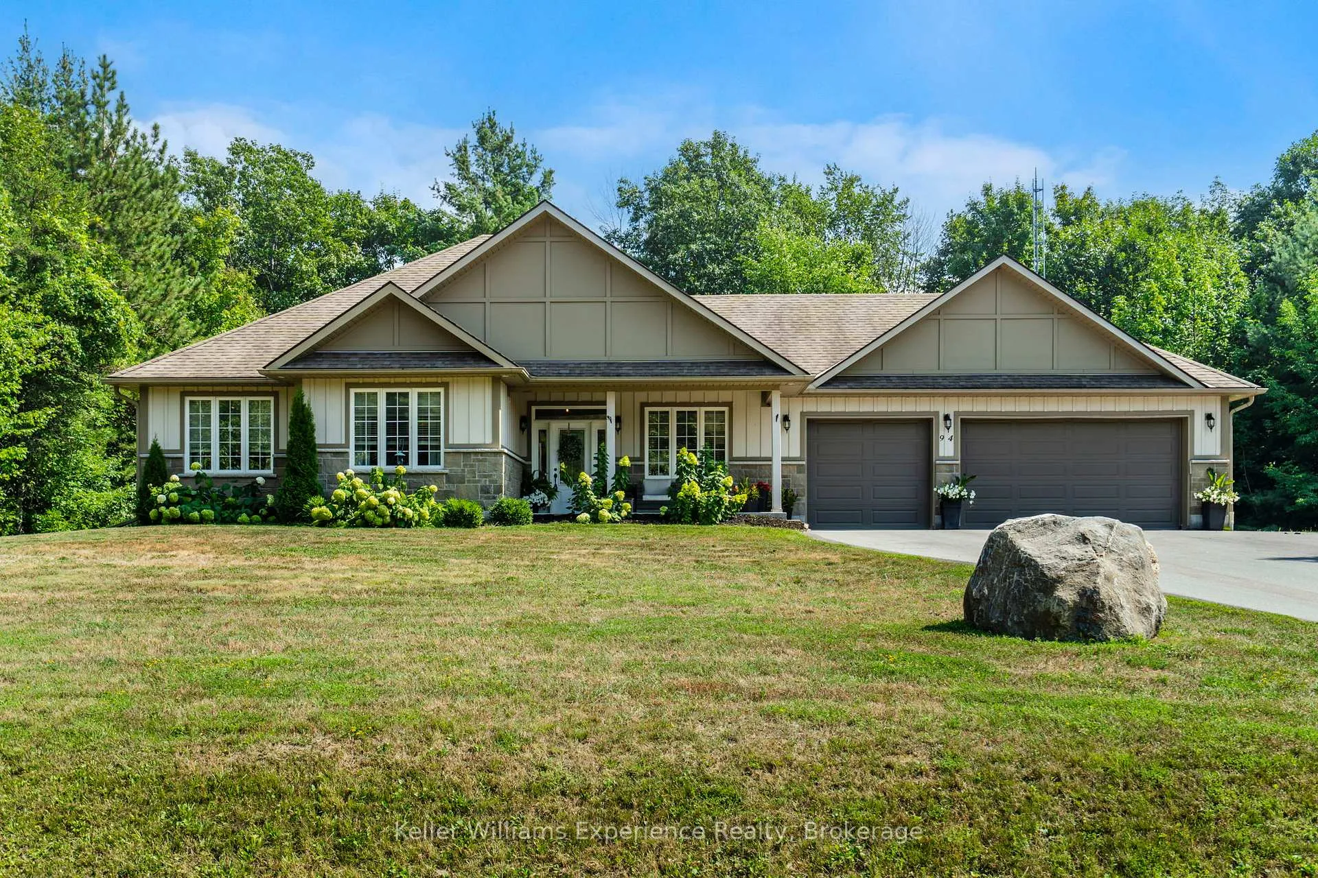 Photo 1 of 94 Windermere Circle, Tay, Rural Tay — HOMEH