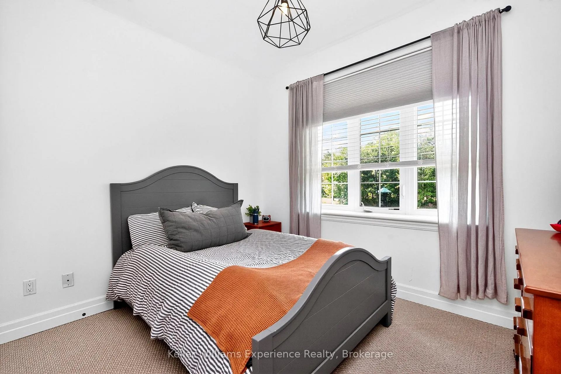 Photo 14 of 94 Windermere Circle, Tay, Rural Tay — HOMEH