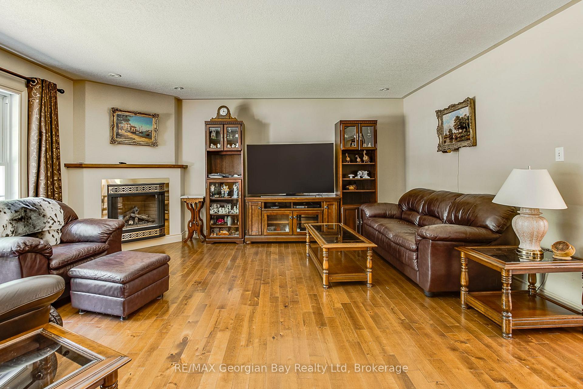 Photo 5 of 25 Sterling Drive, Tiny, Wyevale — HOMEH