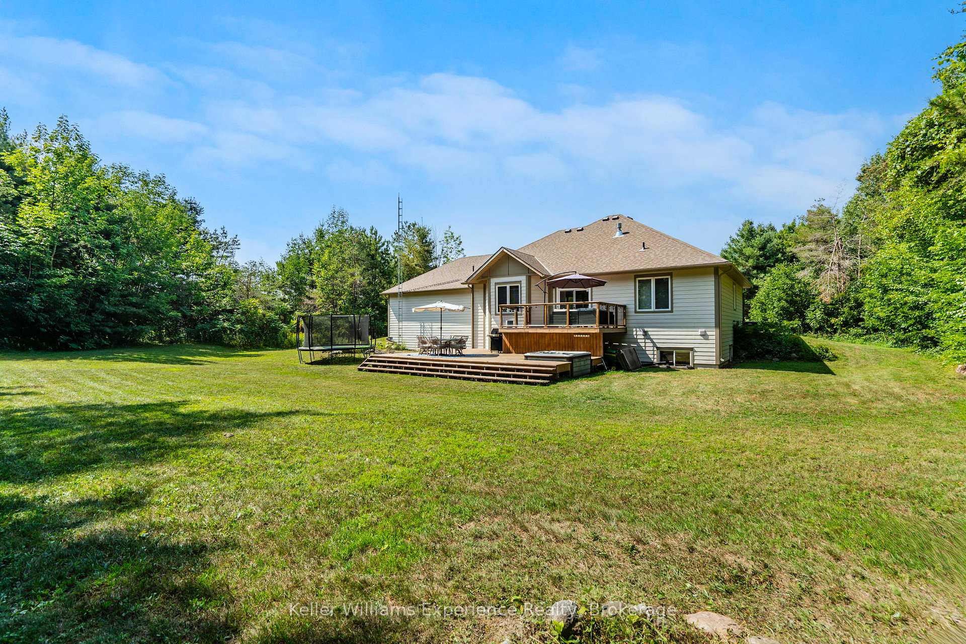 Photo 29 of 94 Windermere Circle, Tay, Rural Tay — HOMEH