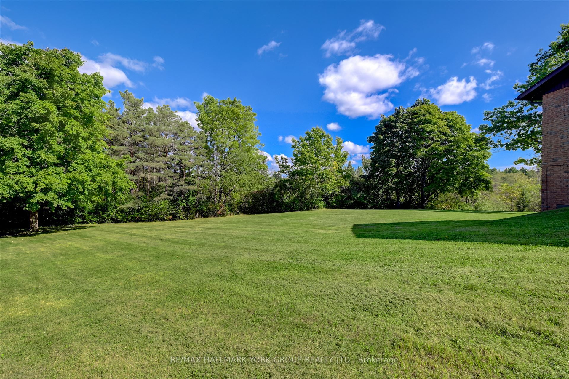 Photo 68 of 121 Manitou Drive, King, King City — HOMEH