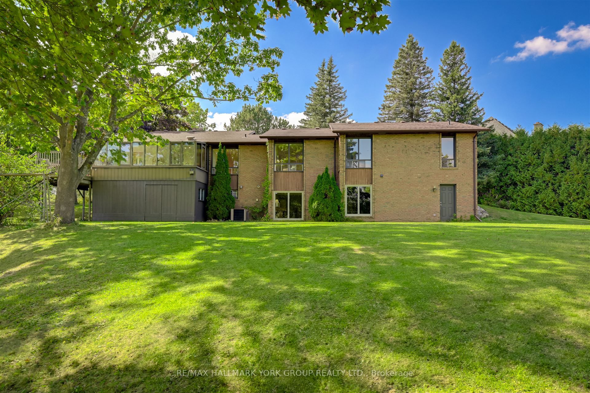 Photo 69 of 121 Manitou Drive, King, King City — HOMEH