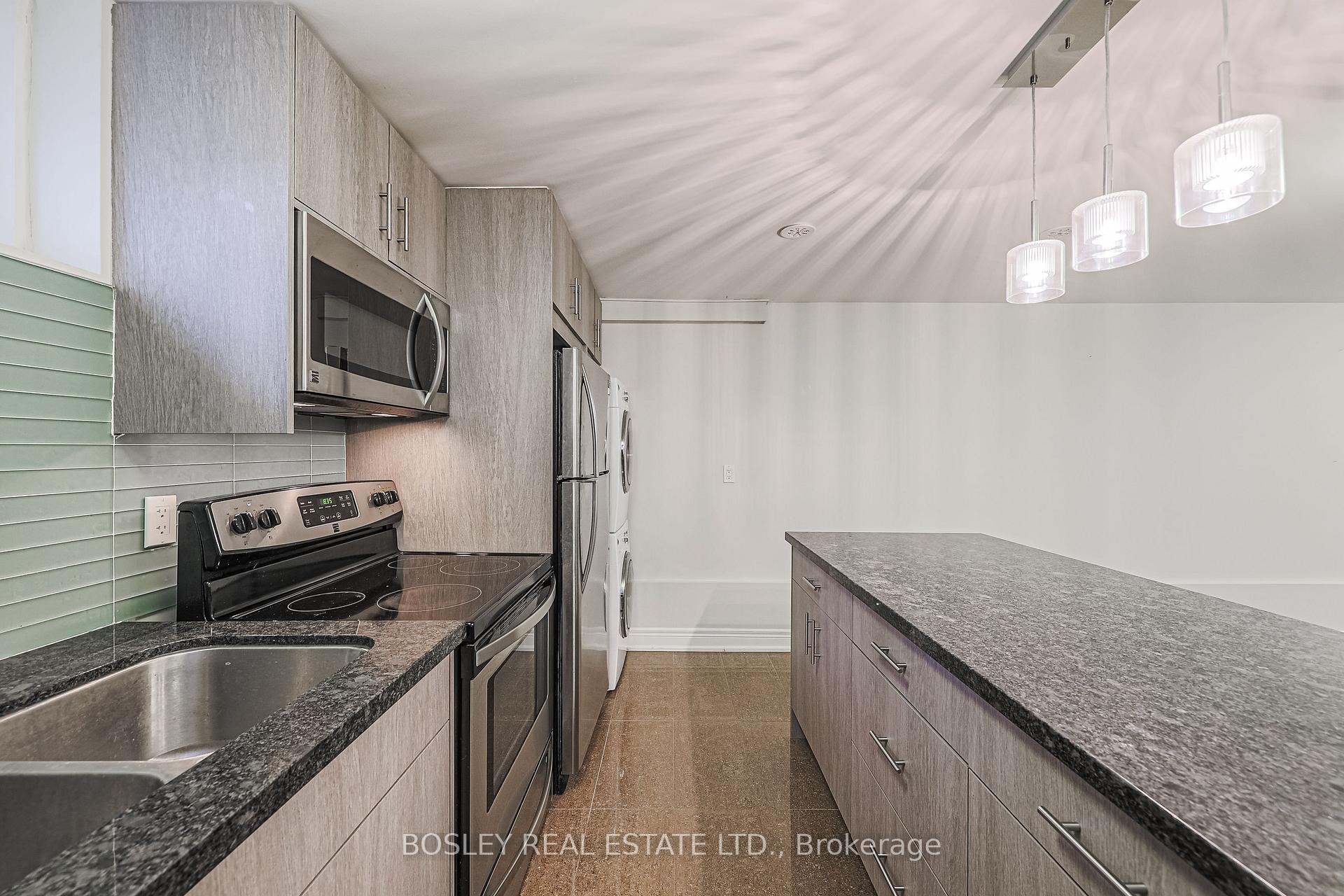 Photo 9 of Unit Lower, 703 Sammon Avenue, Toronto, Danforth Village-East York — HOMEH