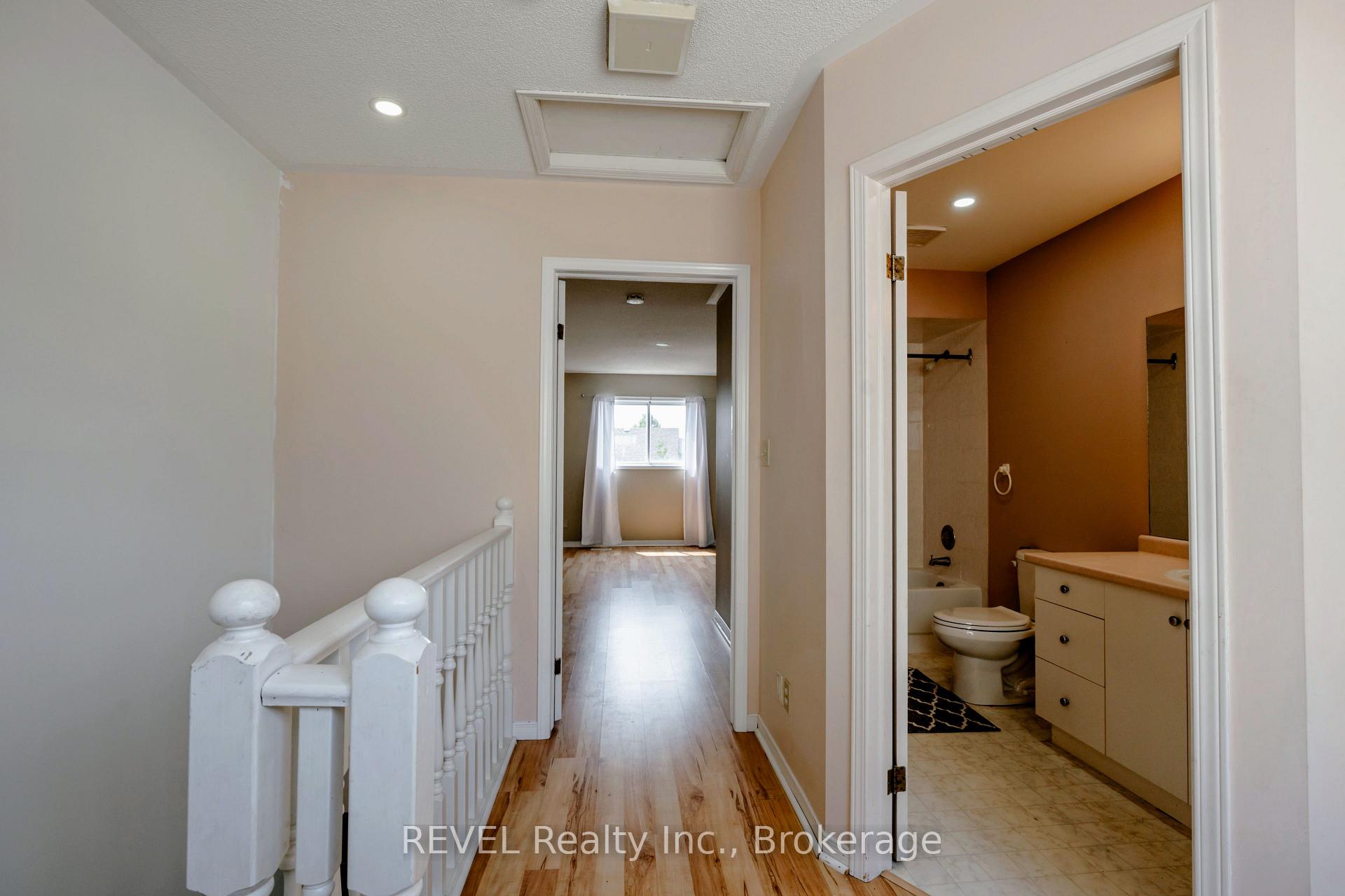 Photo 11 of 35 Summers Drive, Thorold, Confederation Heights — HOMEH