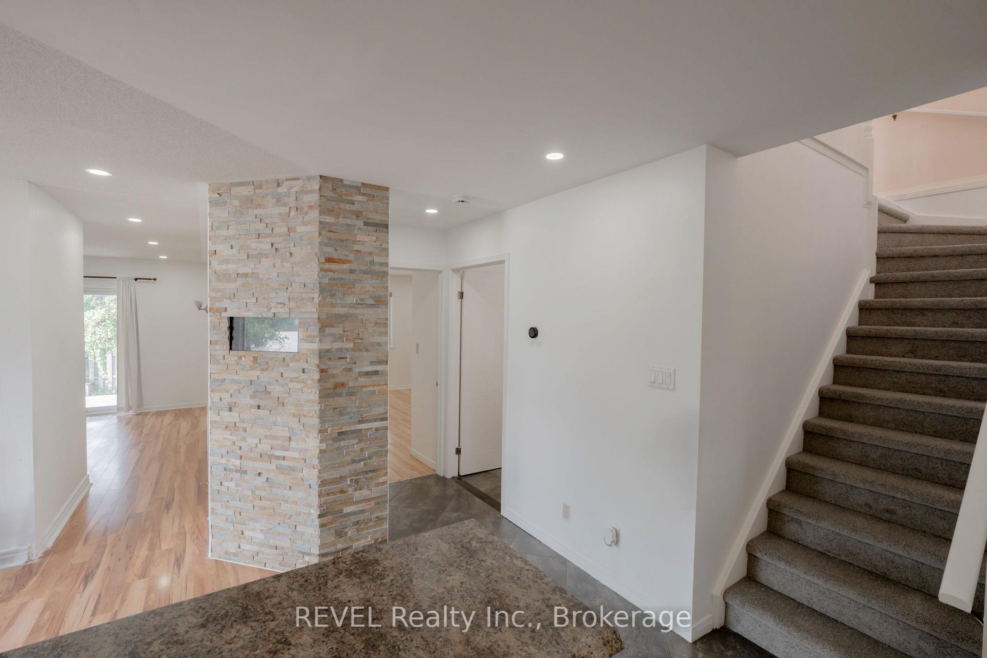 Photo 14 of 35 Summers Drive, Thorold, Confederation Heights — HOMEH