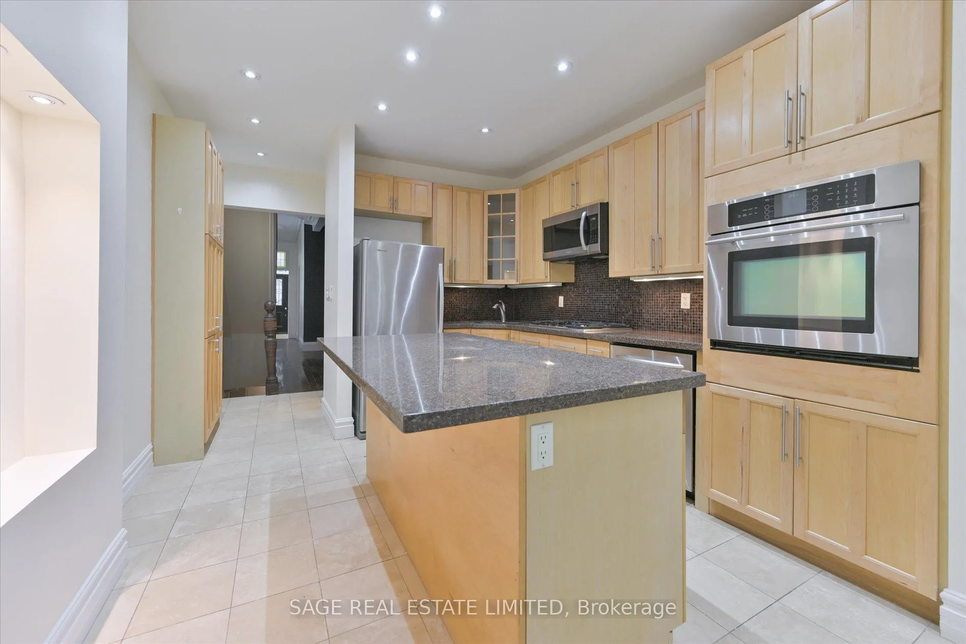 Photo 11 of 577 Ontario Street, Toronto, Cabbagetown-South St. James Town — HOMEH