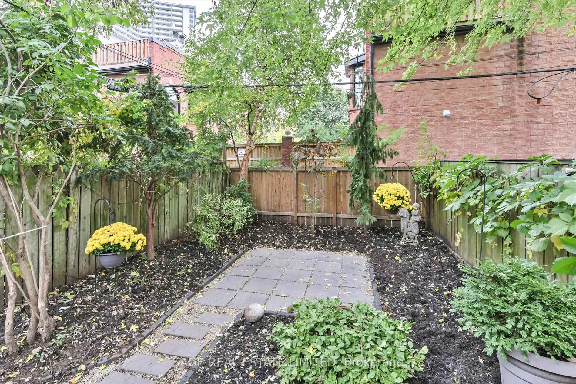 Photo 35 of 577 Ontario Street, Toronto, Cabbagetown-South St. James Town — HOMEH