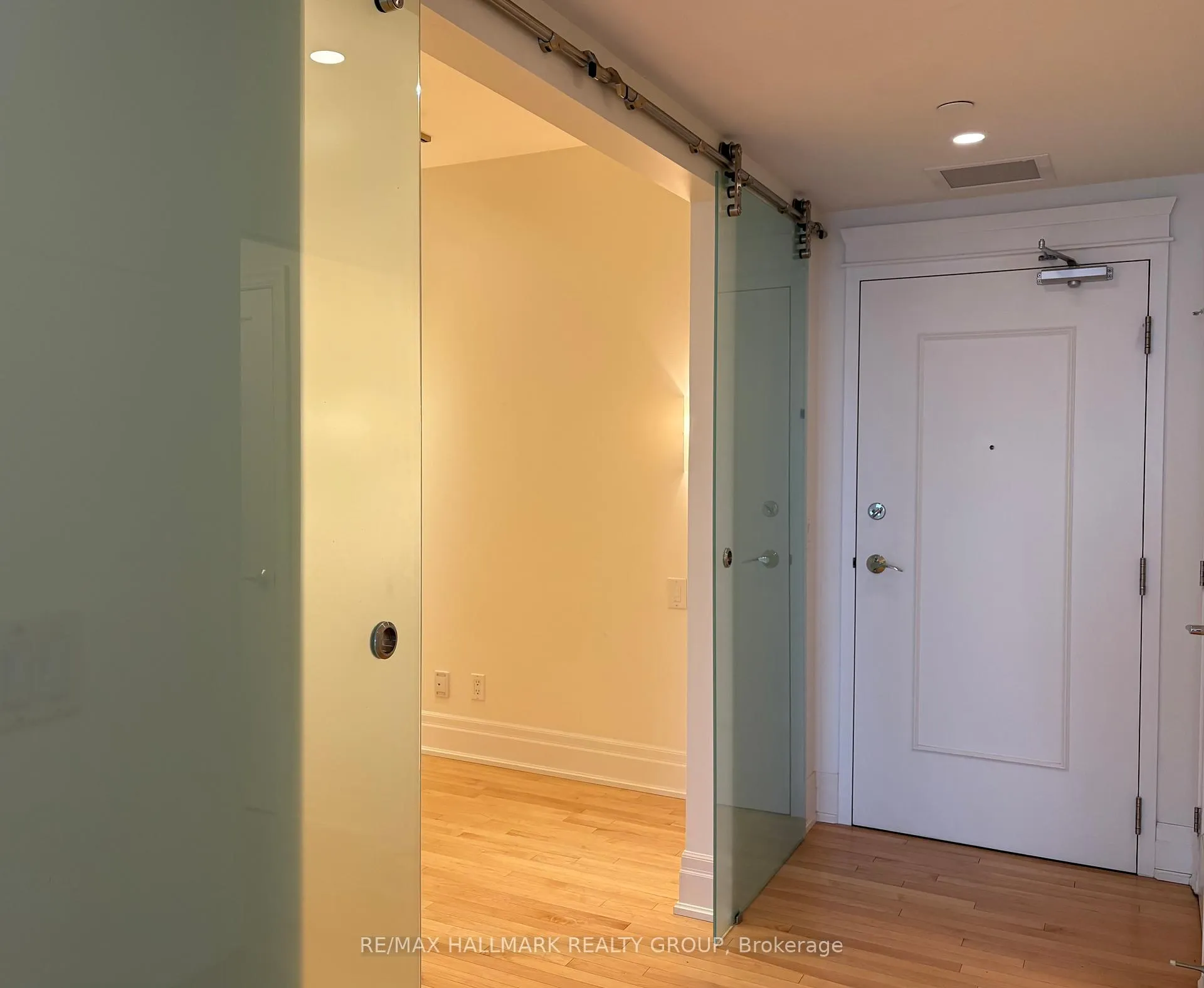 Photo 6 of Unit 404, 108 Lisgar Street, Ottawa, Ottawa Centre/Golden Triangle — HOMEH