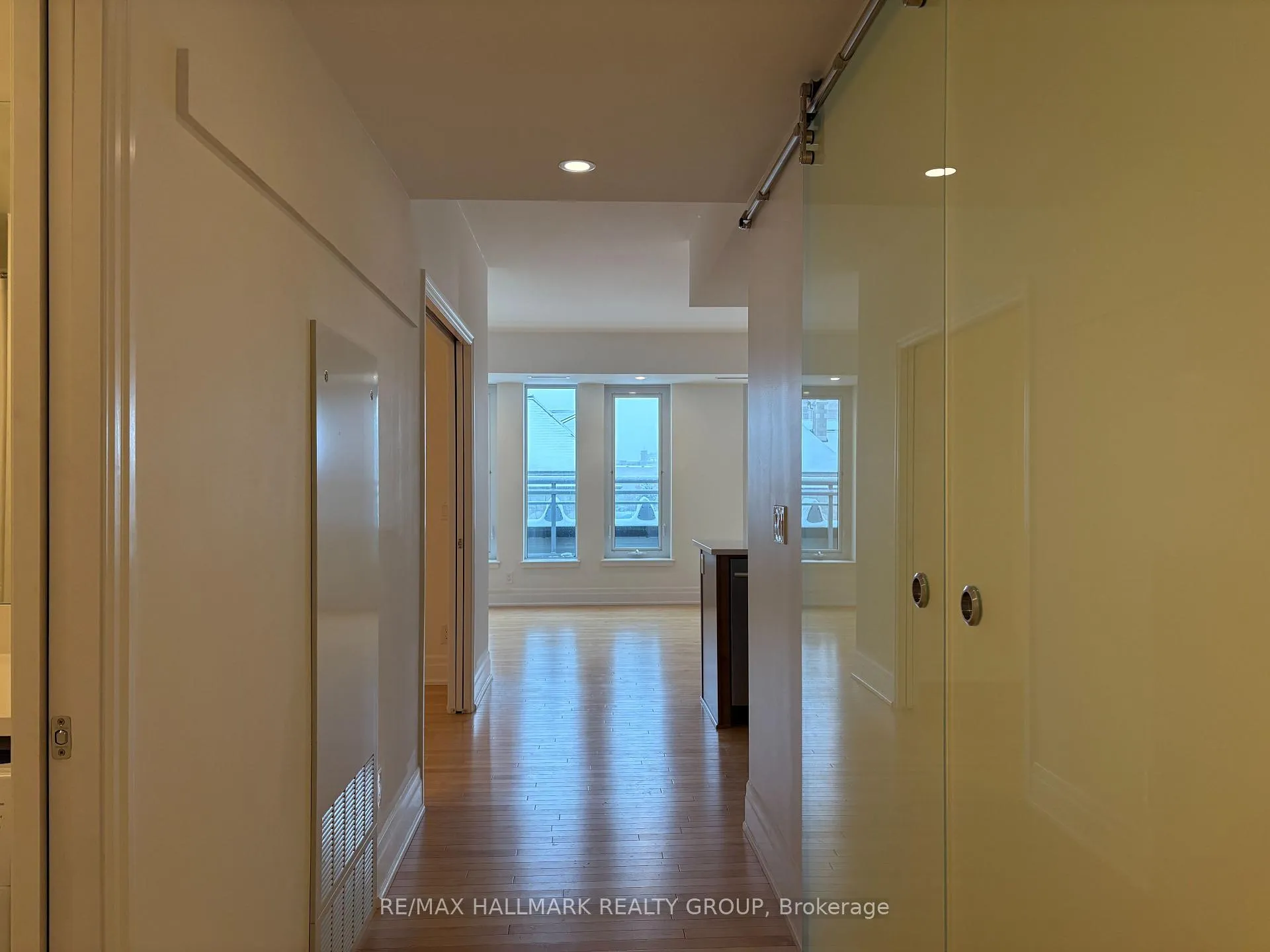 Photo 7 of Unit 404, 108 Lisgar Street, Ottawa, Ottawa Centre/Golden Triangle — HOMEH