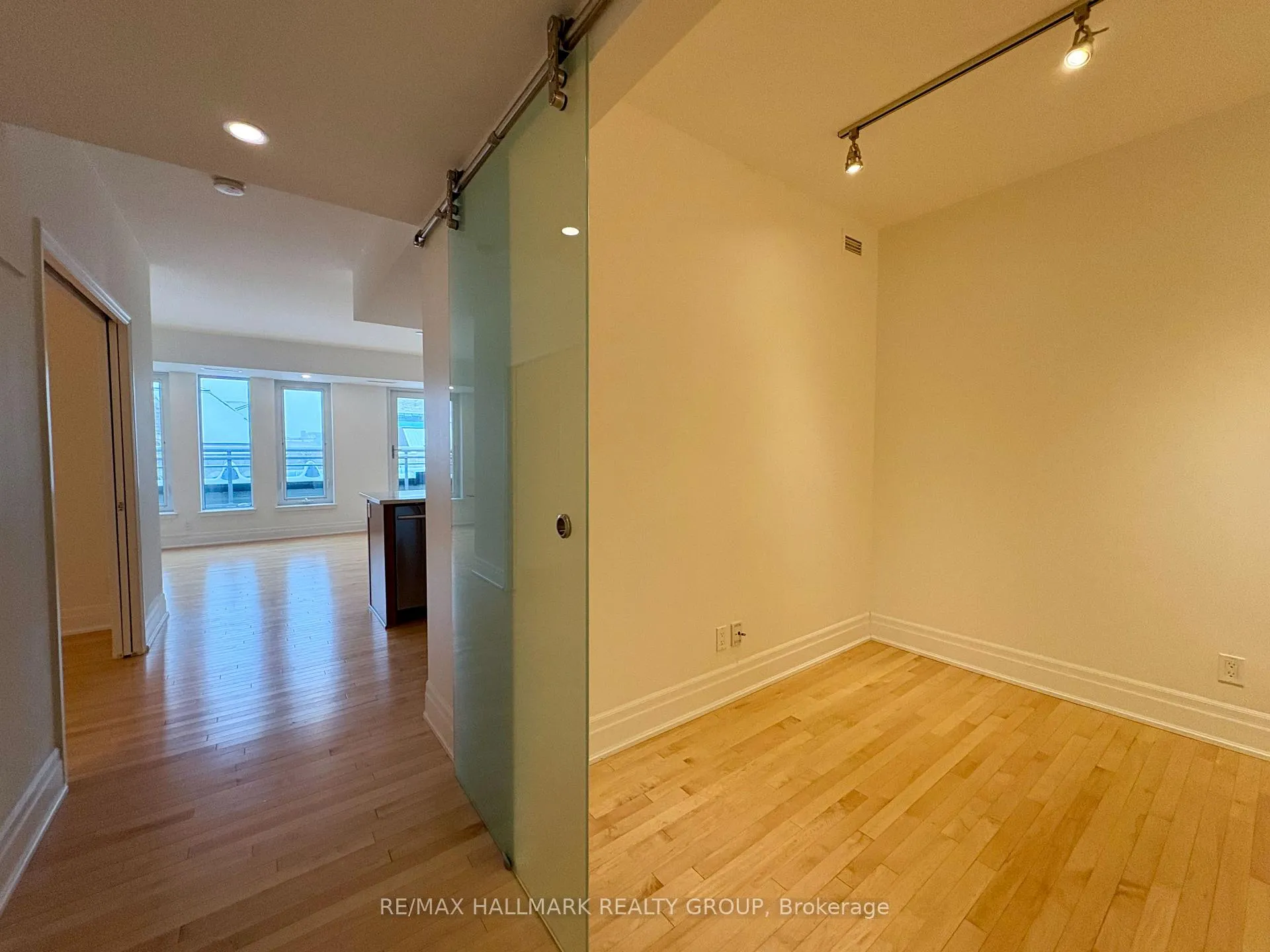 Photo 8 of Unit 404, 108 Lisgar Street, Ottawa, Ottawa Centre/Golden Triangle — HOMEH