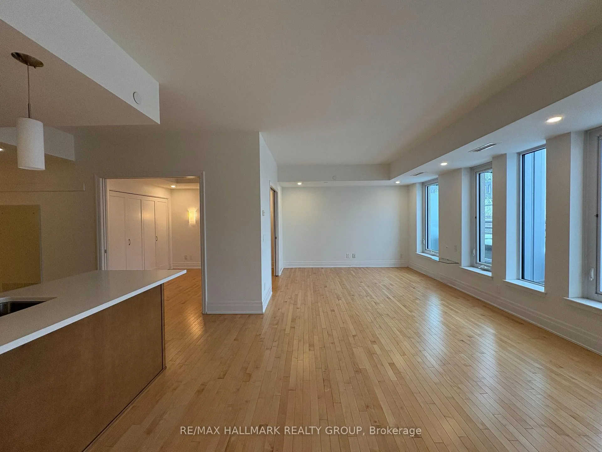 Photo 10 of Unit 404, 108 Lisgar Street, Ottawa, Ottawa Centre/Golden Triangle — HOMEH