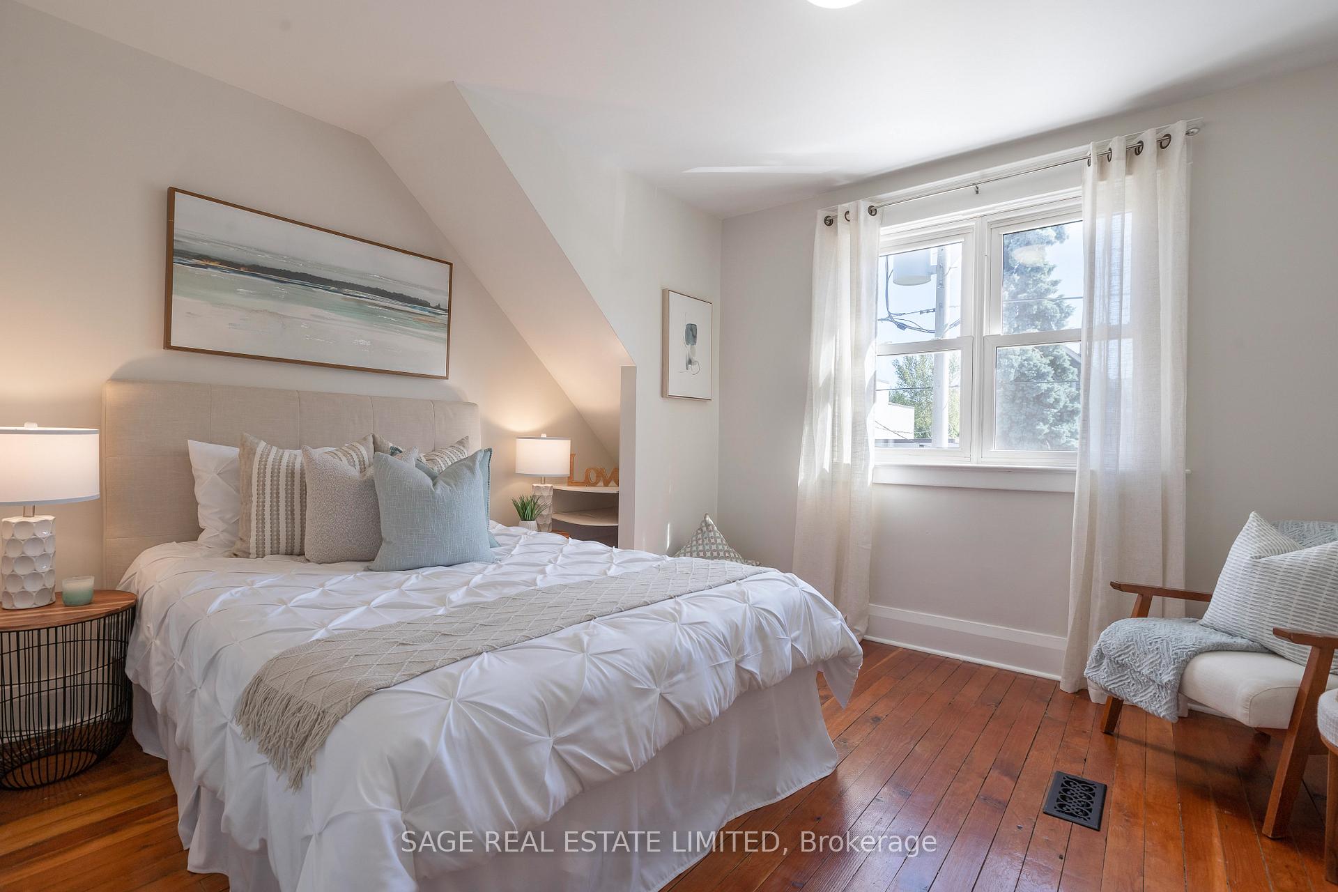 Photo 11 of 38 Queensdale Avenue, Toronto, Danforth Village-East York — HOMEH