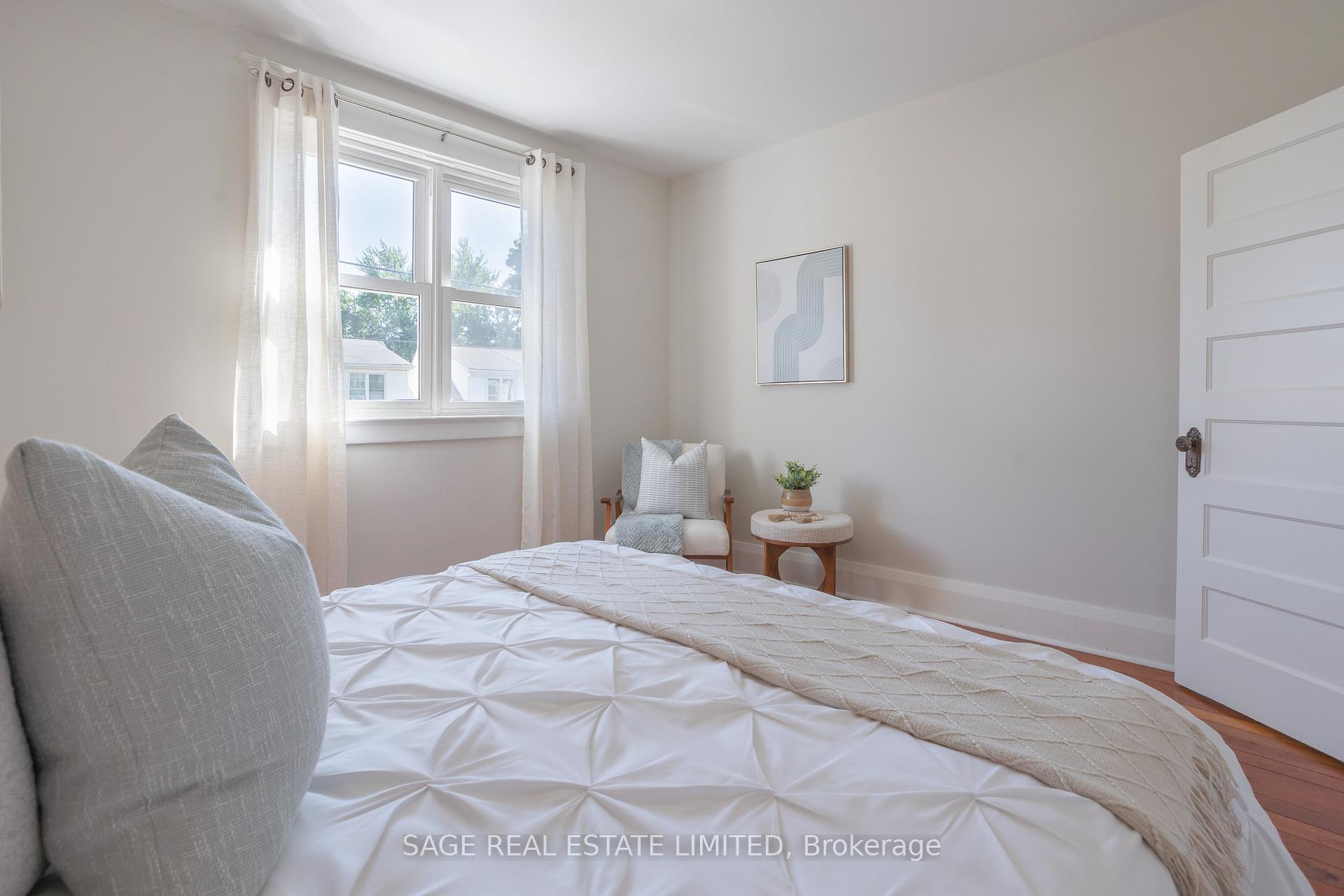 Photo 12 of 38 Queensdale Avenue, Toronto, Danforth Village-East York — HOMEH