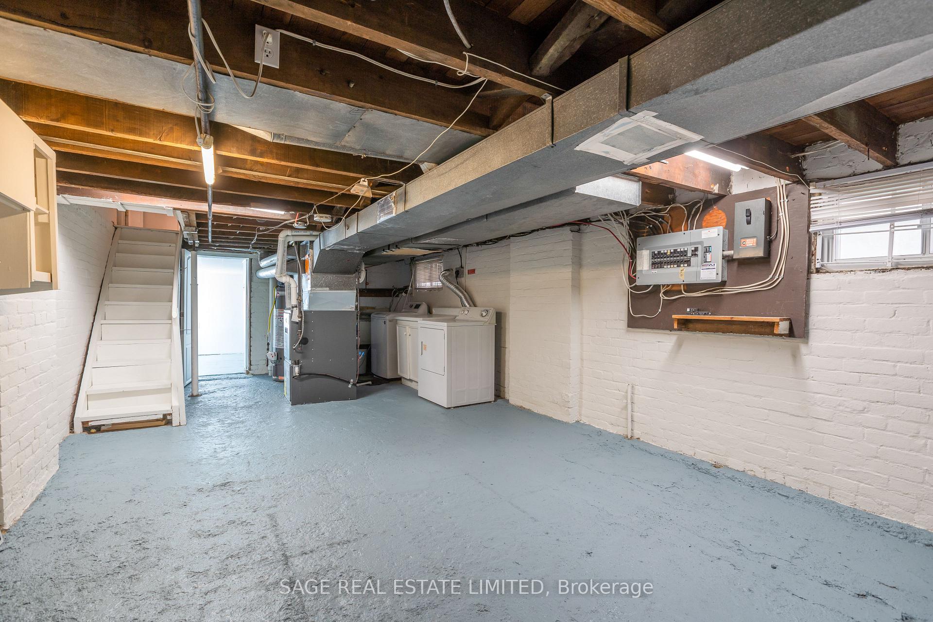Photo 22 of 38 Queensdale Avenue, Toronto, Danforth Village-East York — HOMEH