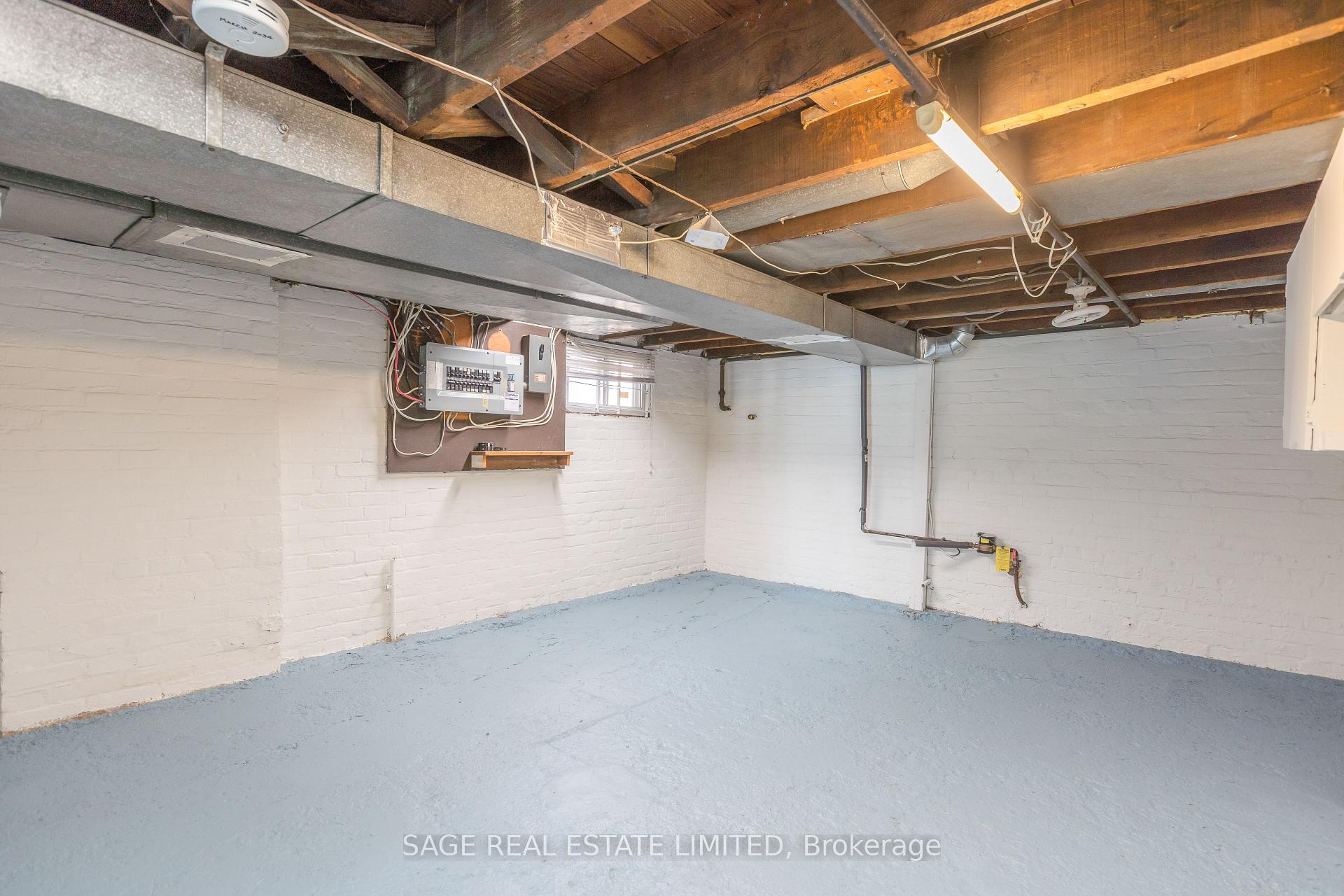 Photo 23 of 38 Queensdale Avenue, Toronto, Danforth Village-East York — HOMEH