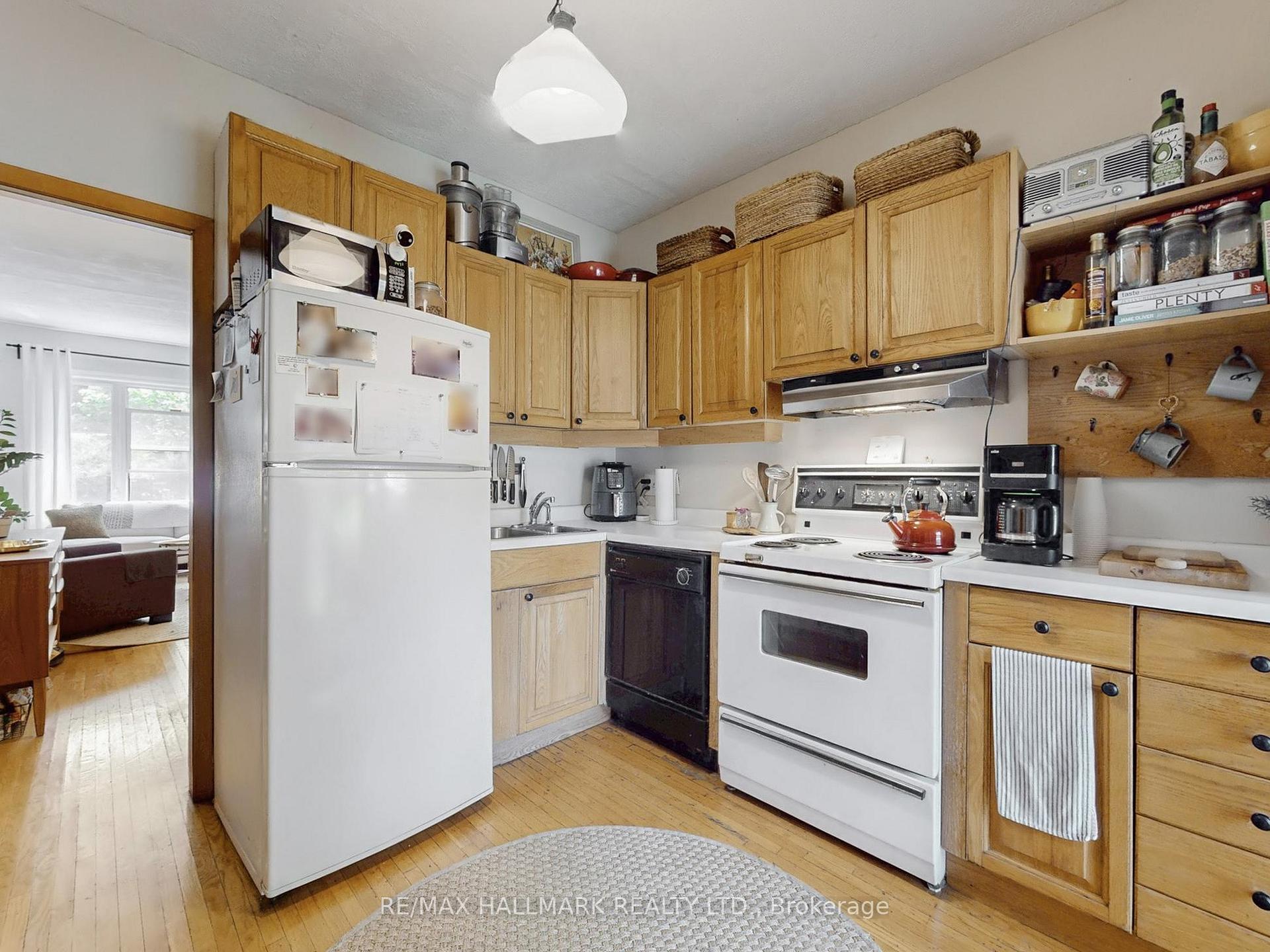 Photo 11 of 34 Strathcona Avenue N, Toronto, North Riverdale — HOMEH