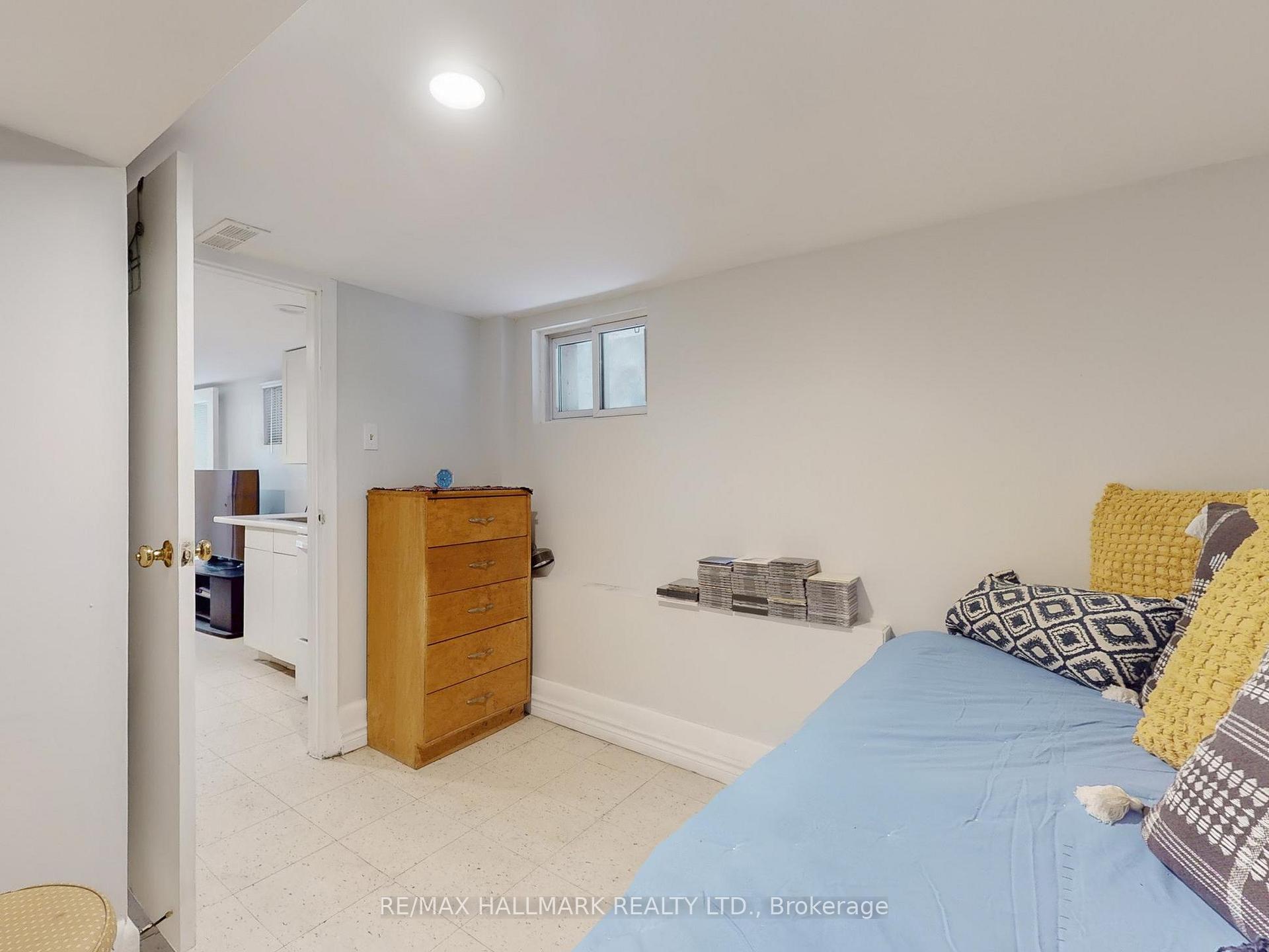 Photo 37 of 34 Strathcona Avenue N, Toronto, North Riverdale — HOMEH