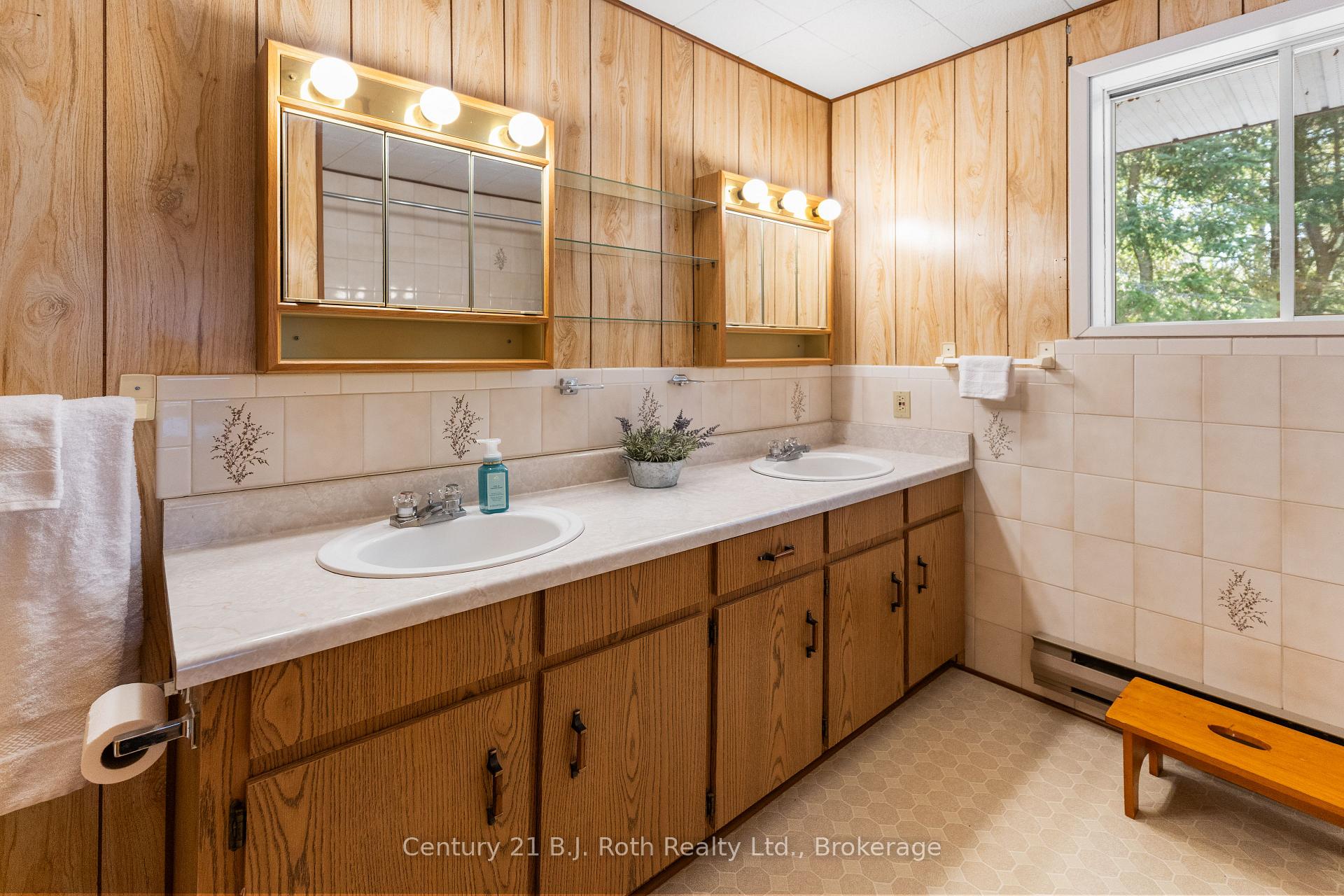 Photo 19 of 5 Delbrooke Court, Tiny, Rural Tiny — HOMEH
