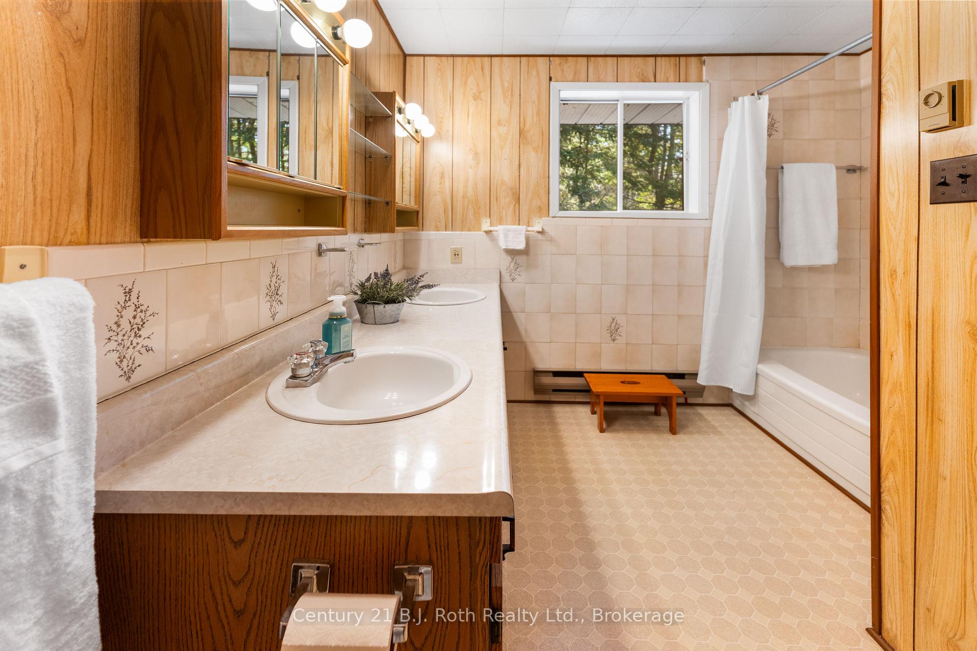 Photo 20 of 5 Delbrooke Court, Tiny, Rural Tiny — HOMEH