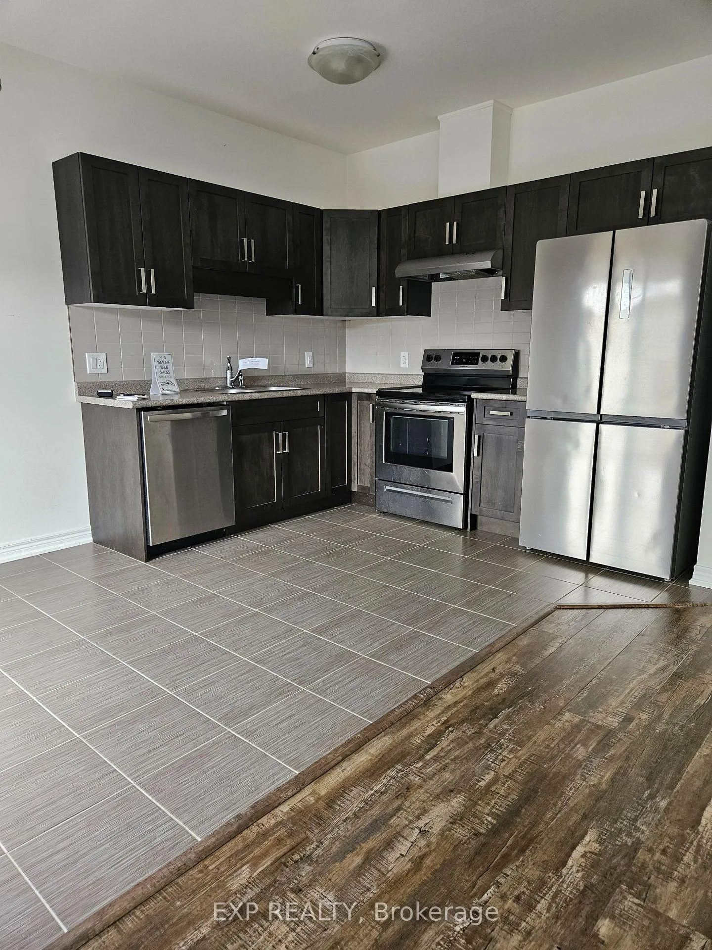 Photo 2 of 180 Sunflower Place, Welland, West Welland — HOMEH