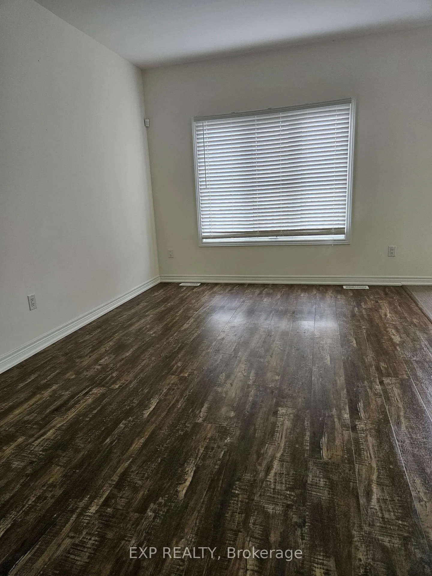 Photo 3 of 180 Sunflower Place, Welland, West Welland — HOMEH