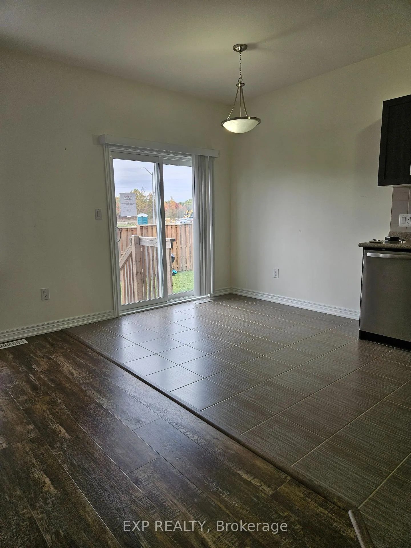 Photo 4 of 180 Sunflower Place, Welland, West Welland — HOMEH