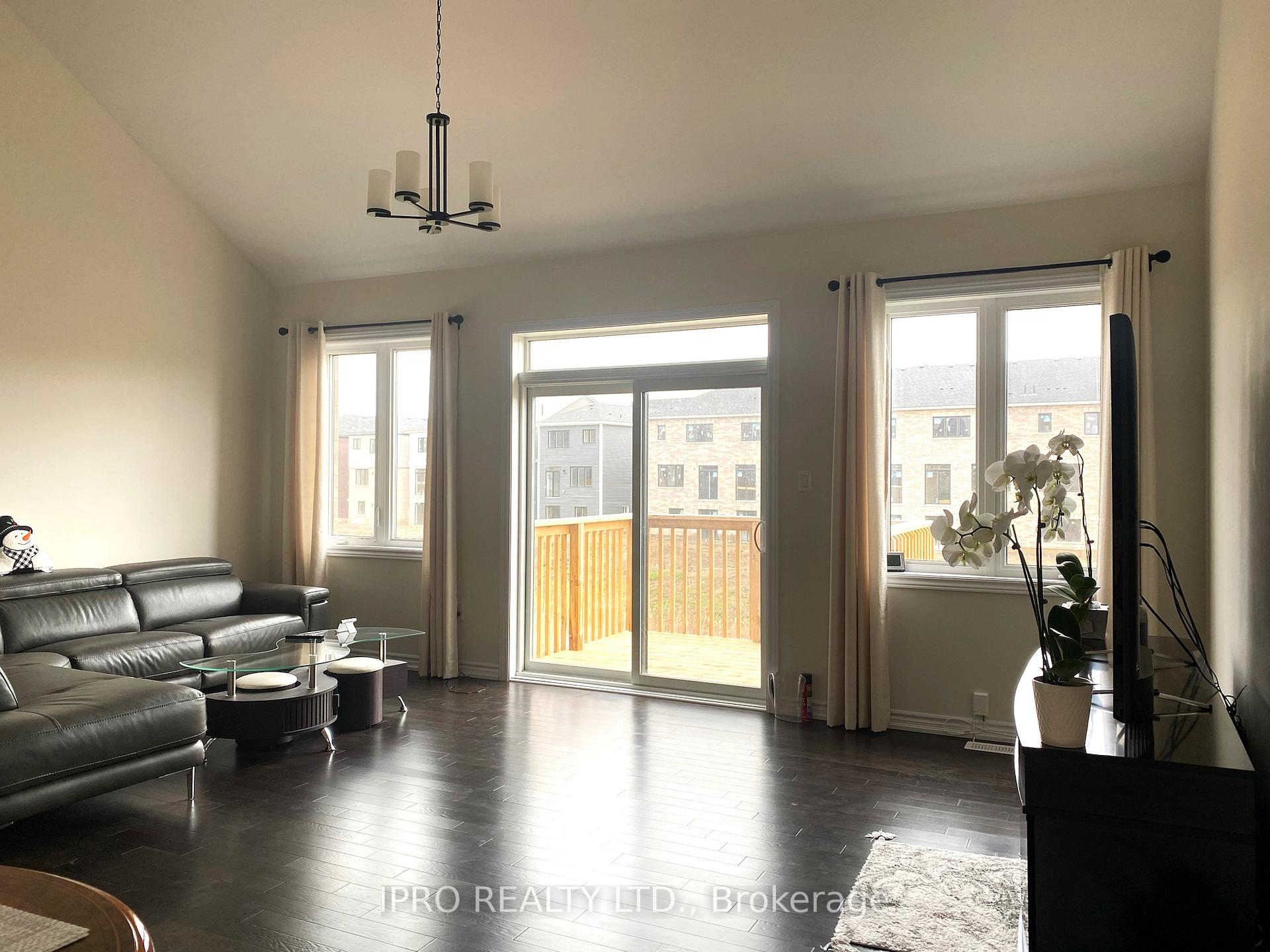 Photo 4 of 50 Explorer Way, Thorold, Rolling Meadows — HOMEH