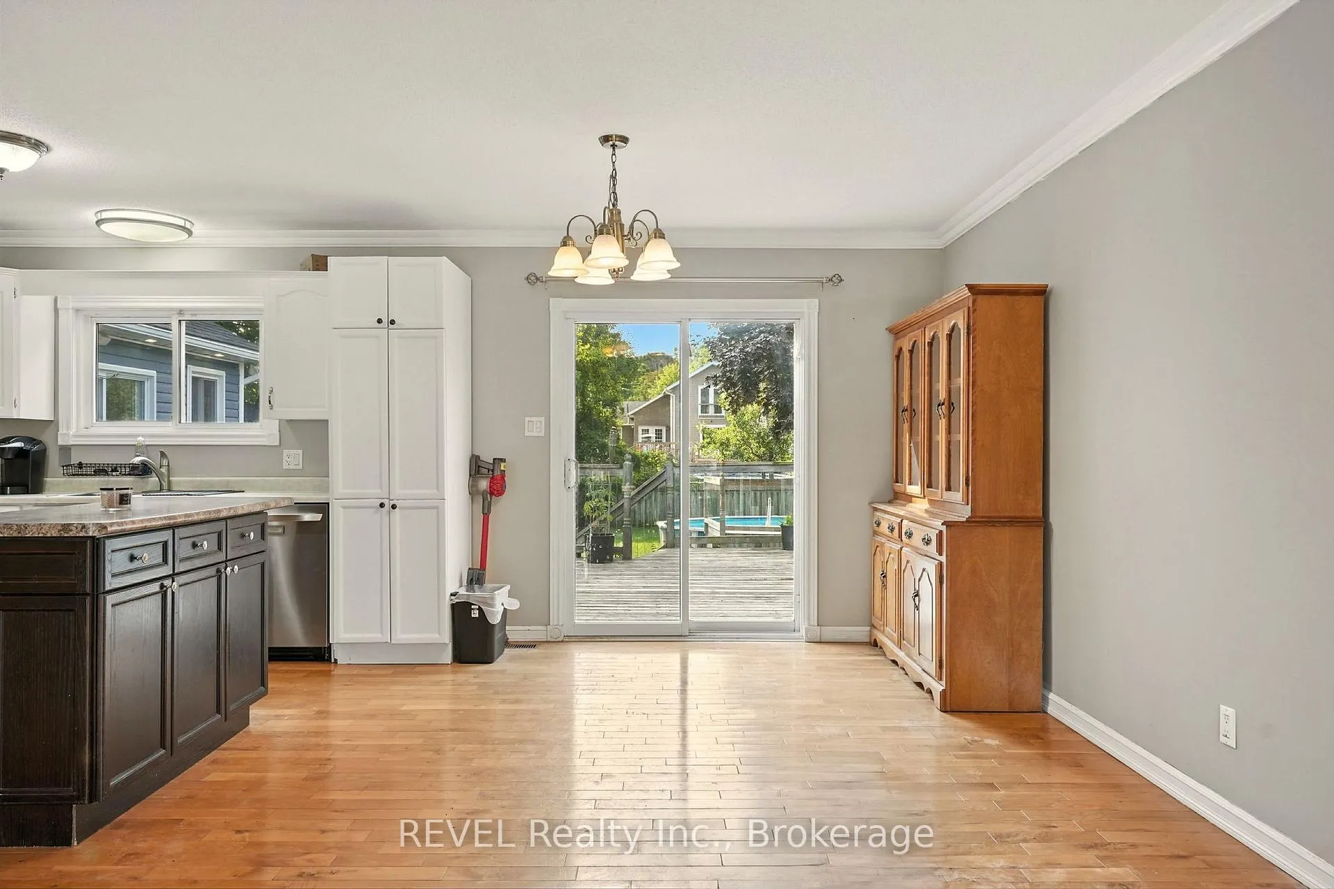 Photo 10 of 77 Bay Street, Tay, Victoria Harbour — HOMEH