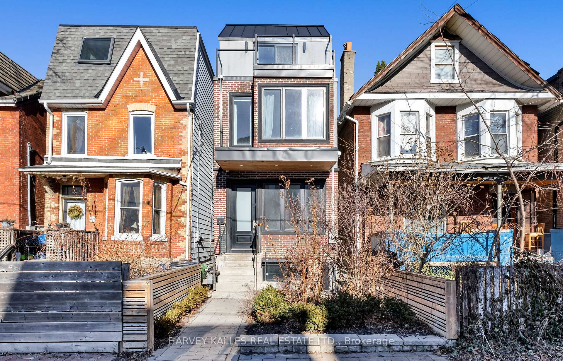 Front of 257 Borden Street