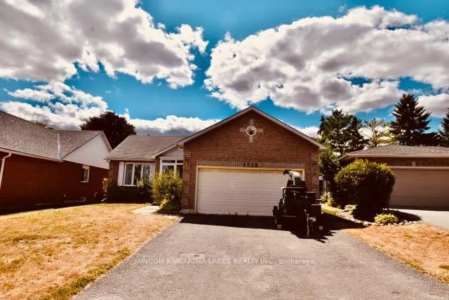 Photo 2 of 1528 Glenforest Crescent, Peterborough, Monaghan Ward 2 — HOMEH