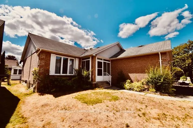 Photo 3 of 1528 Glenforest Crescent, Peterborough, Monaghan Ward 2 — HOMEH