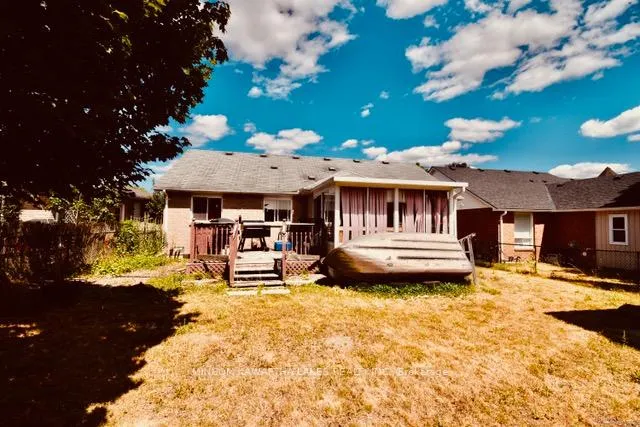 Photo 6 of 1528 Glenforest Crescent, Peterborough, Monaghan Ward 2 — HOMEH