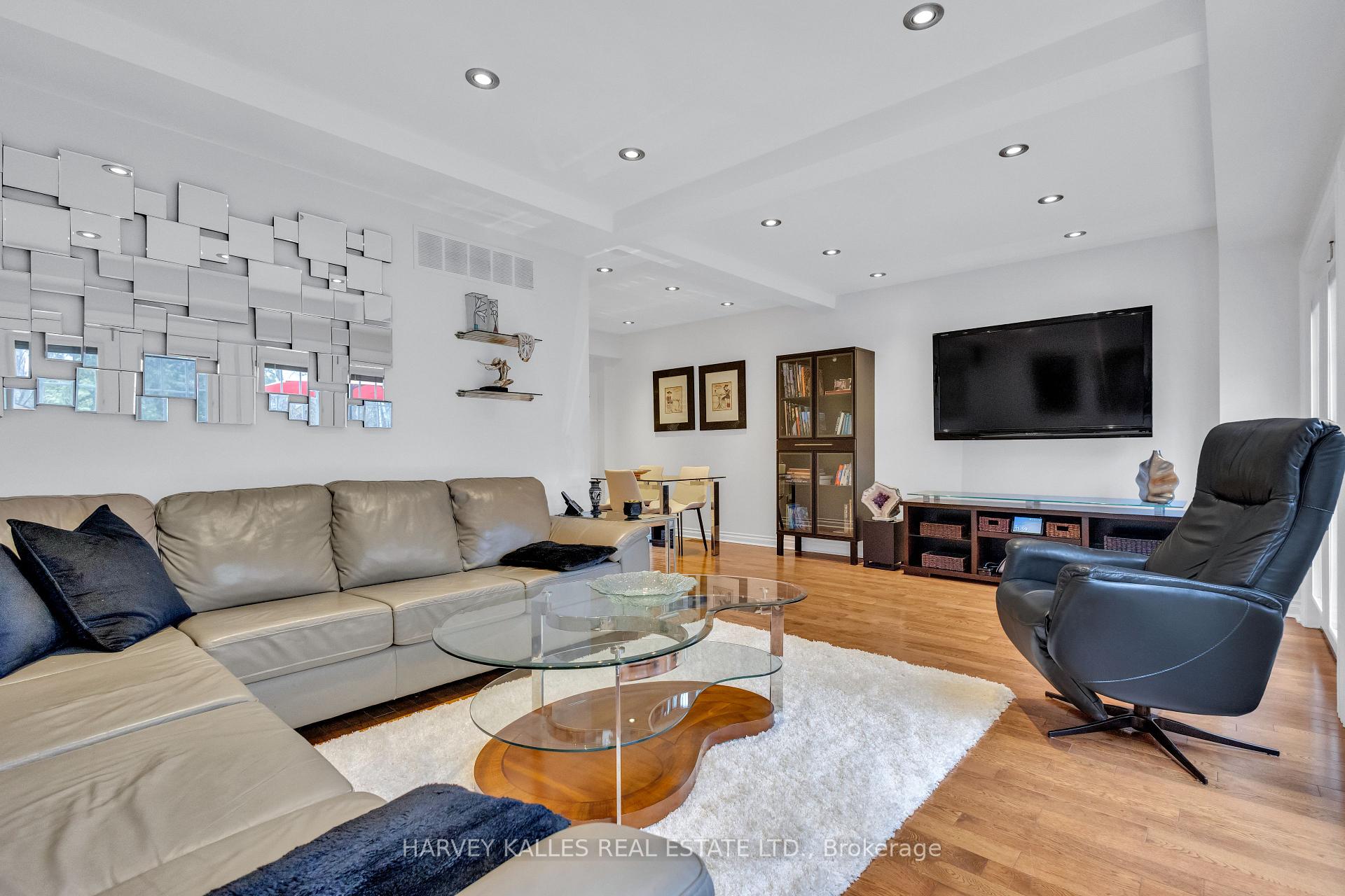 Photo 15 of 96 Castlefield Avenue, Toronto, Yonge-Eglinton — HOMEH