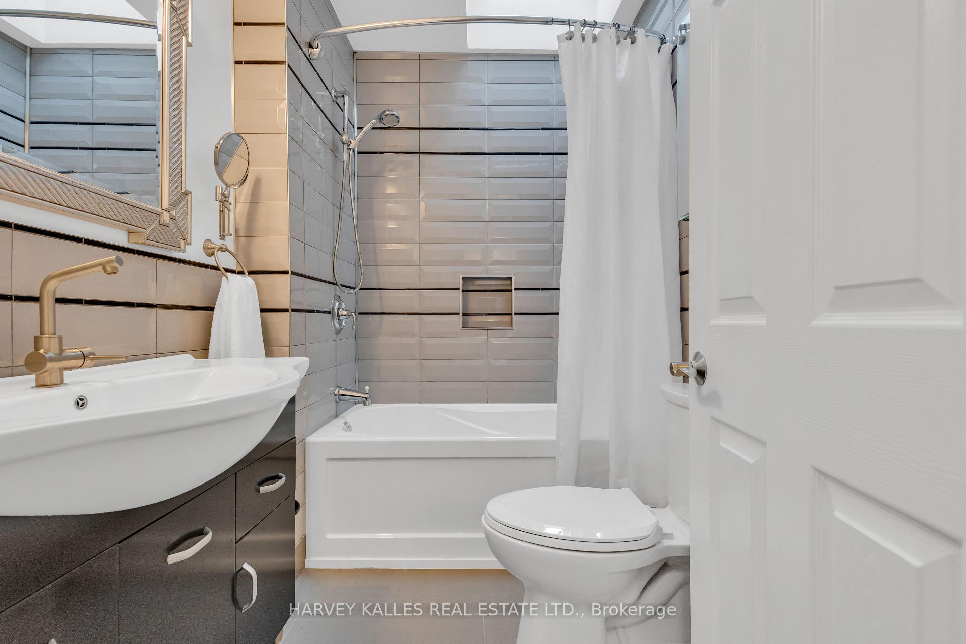 Photo 31 of 96 Castlefield Avenue, Toronto, Yonge-Eglinton — HOMEH