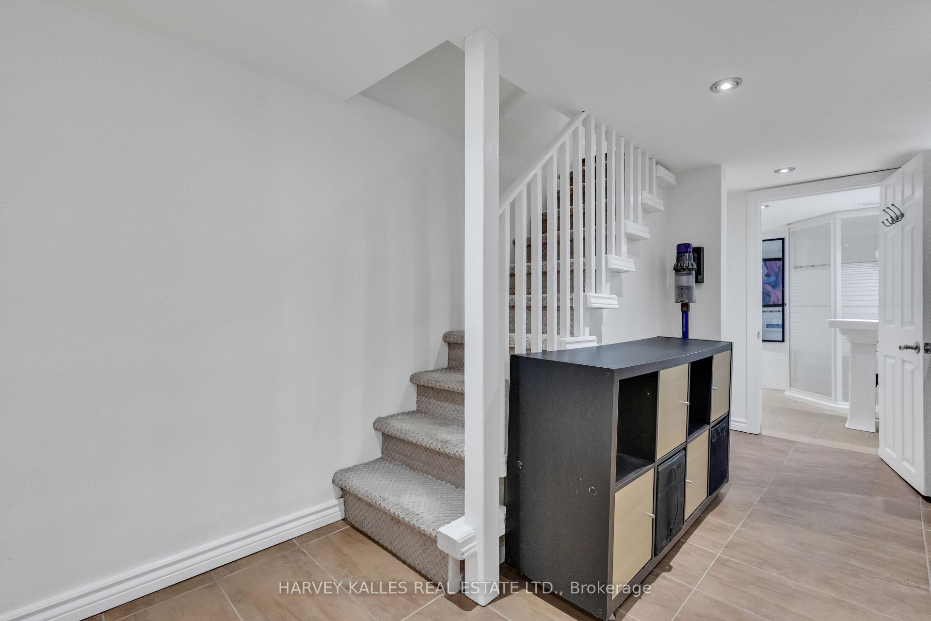 Photo 33 of 96 Castlefield Avenue, Toronto, Yonge-Eglinton — HOMEH