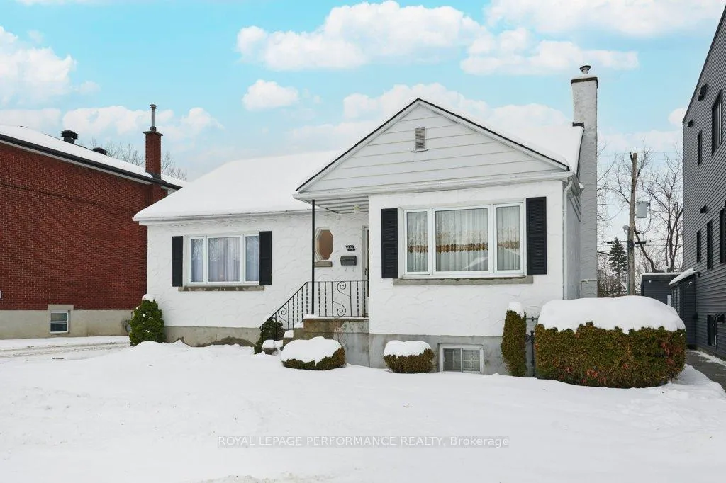 Front of 456 Blake Boulevard