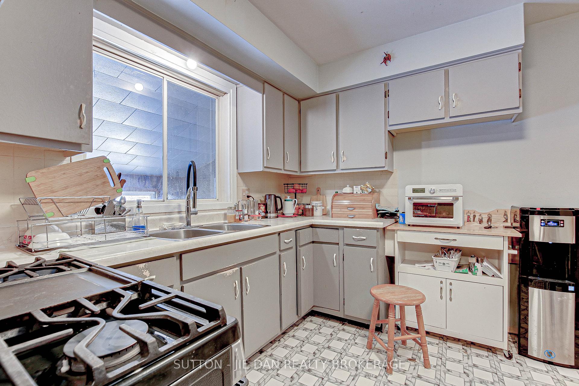 Photo 12 of 2681 Catherine Street, Thames Centre, Rural Thames Centre — HOMEH