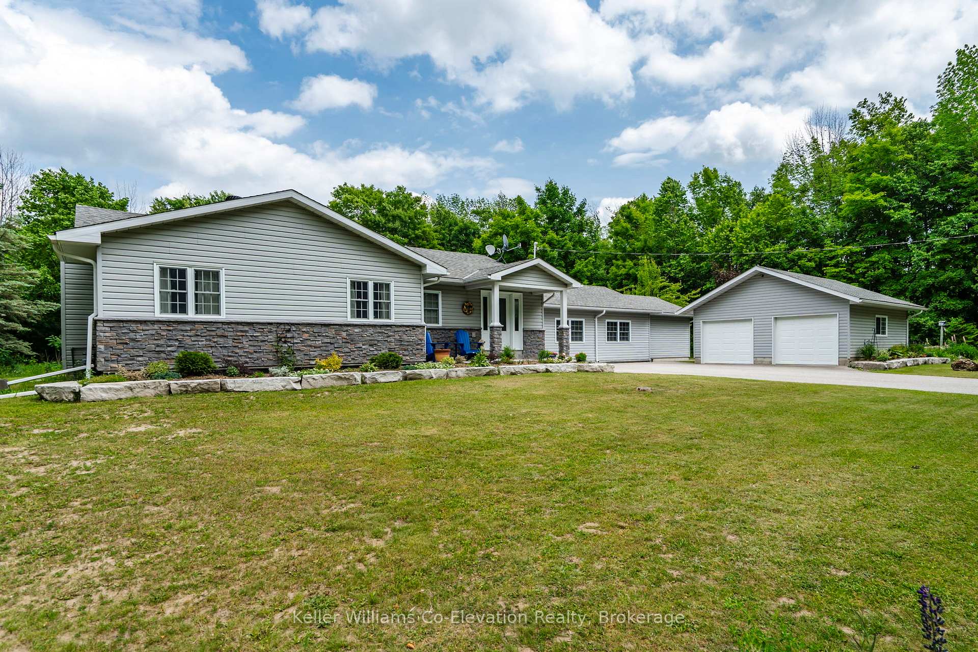 Photo 1 of 2185 Old Fort Road, Tay, Rural Tay — HOMEH