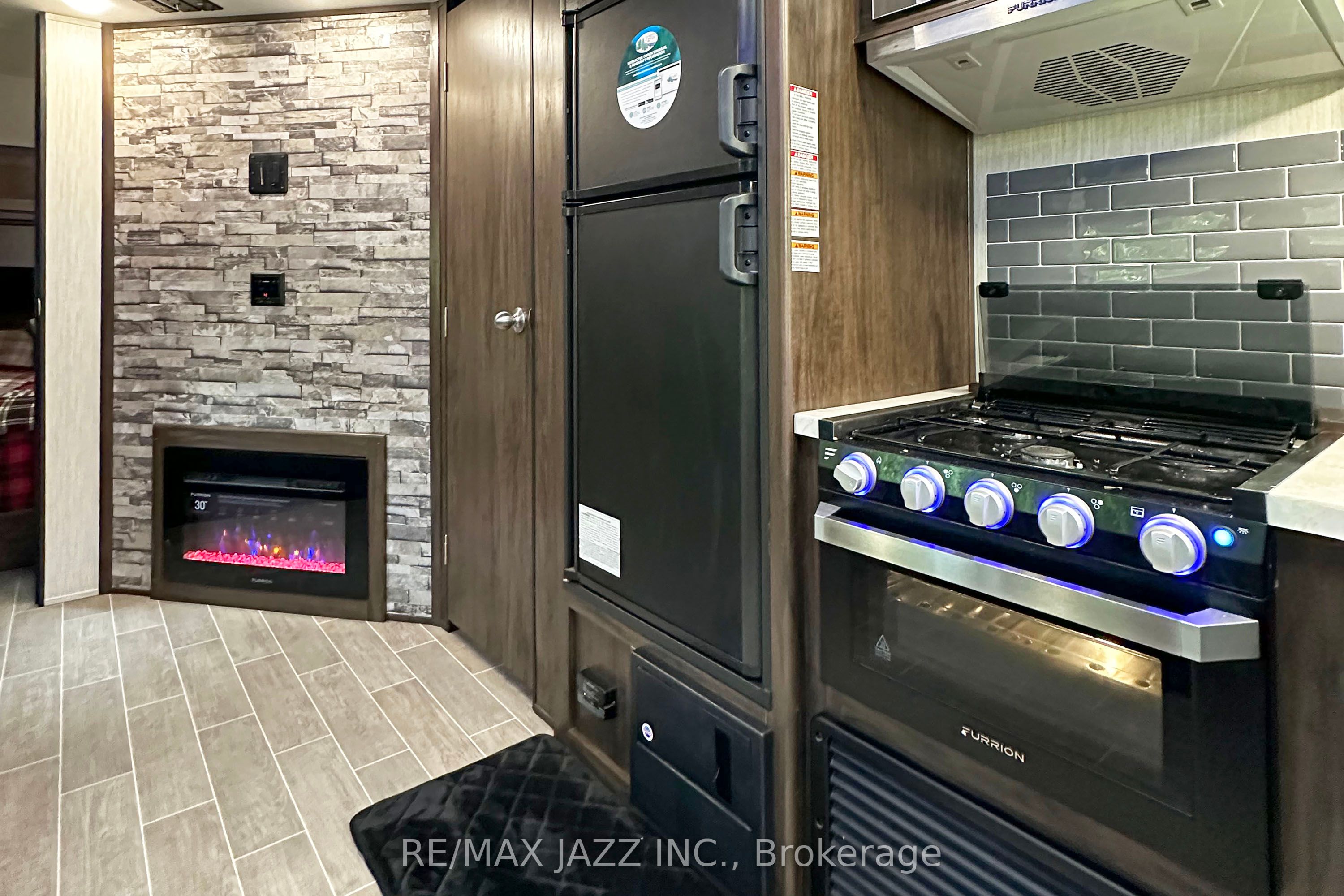 Photo 23 of 3 Wilde Court, Clarington, Bowmanville — HOMEH